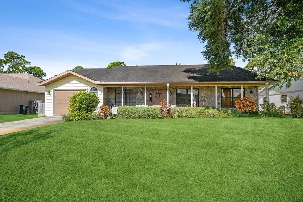 Photo of 3258 SW Foremost Drive Dr, Port Saint Lucie, FL 34953 (MLS # R10826989)