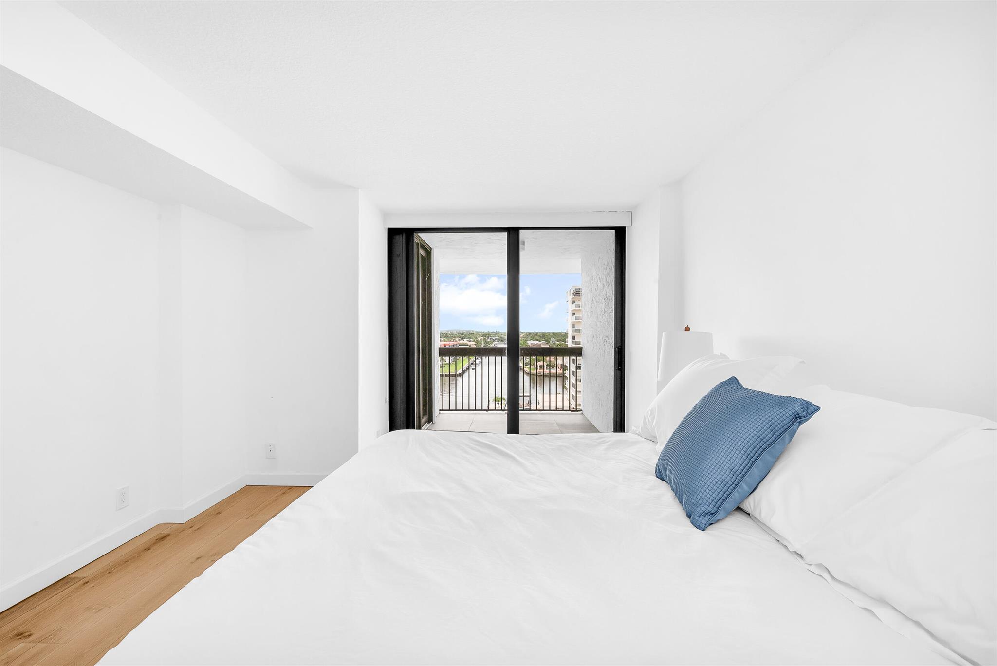 HILLSBORO OCEAN CLUB COND - Residential