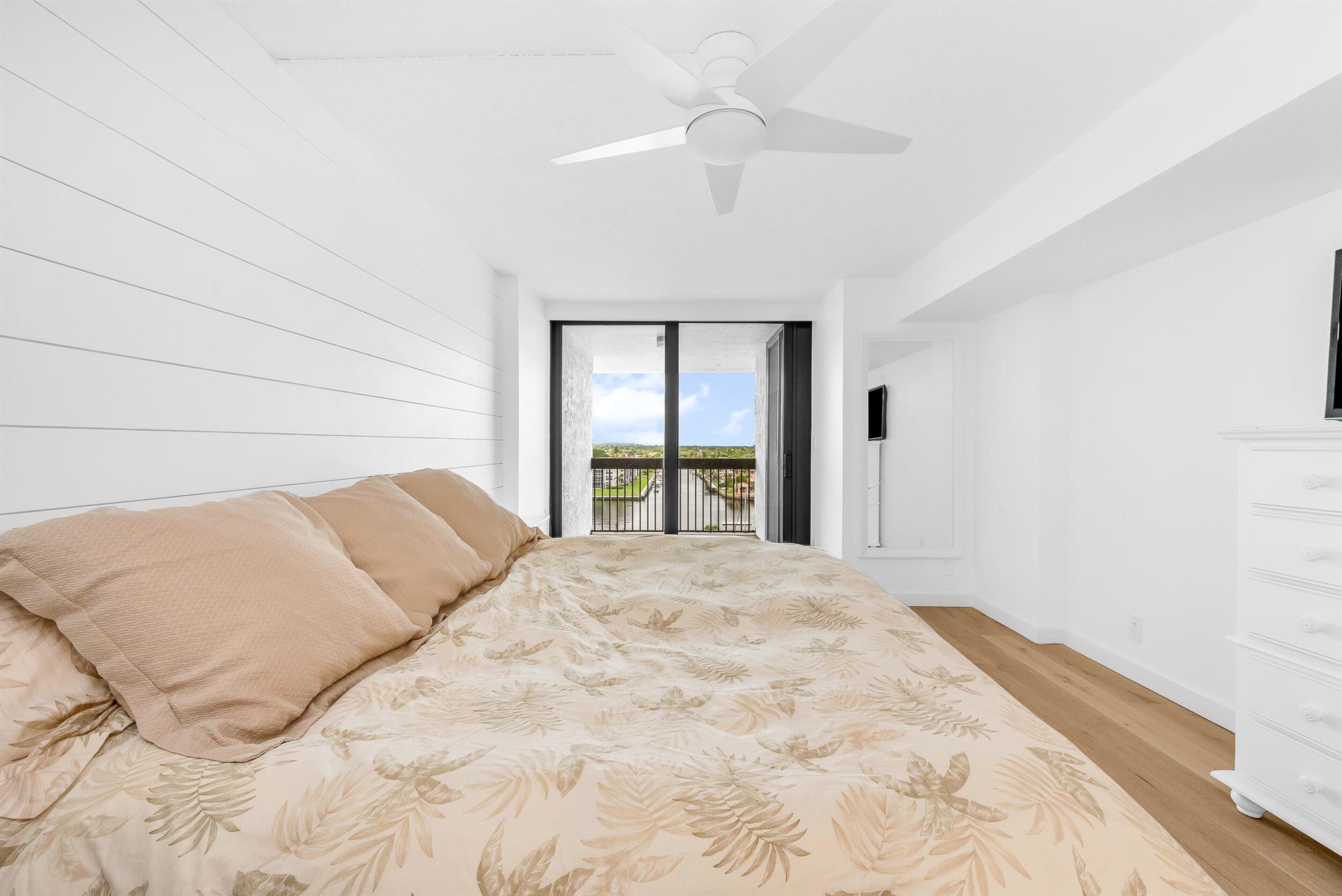 HILLSBORO OCEAN CLUB COND - Residential