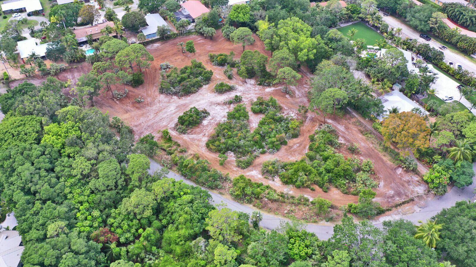 PINETREE DRIVE - Land