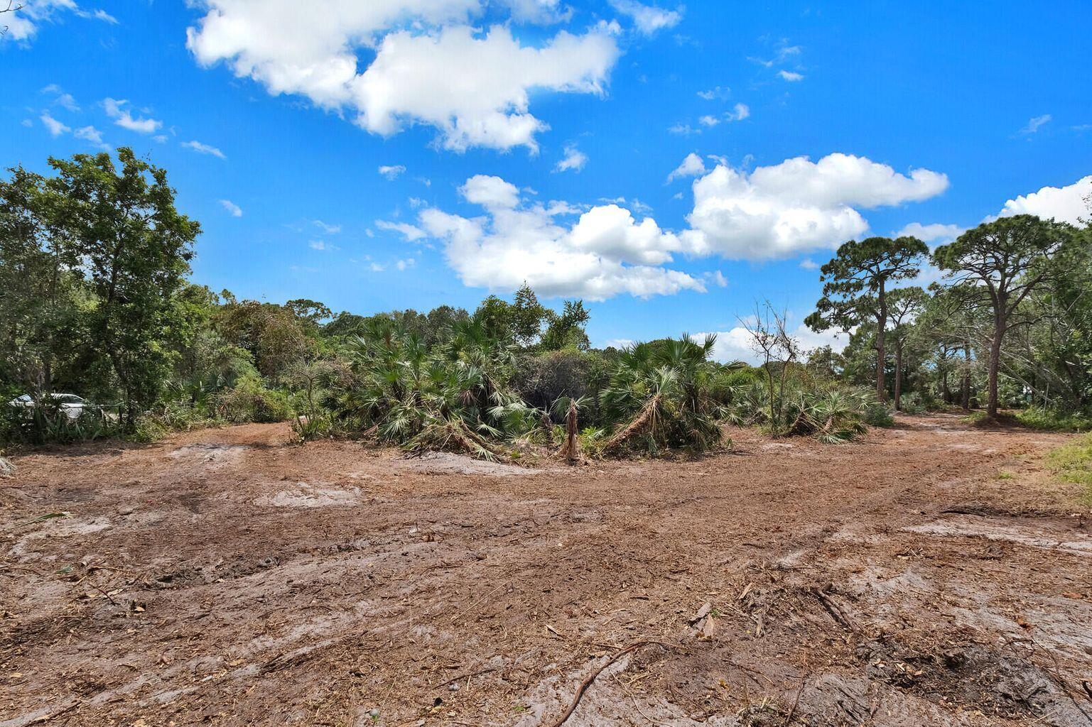 PINETREE DRIVE - Land