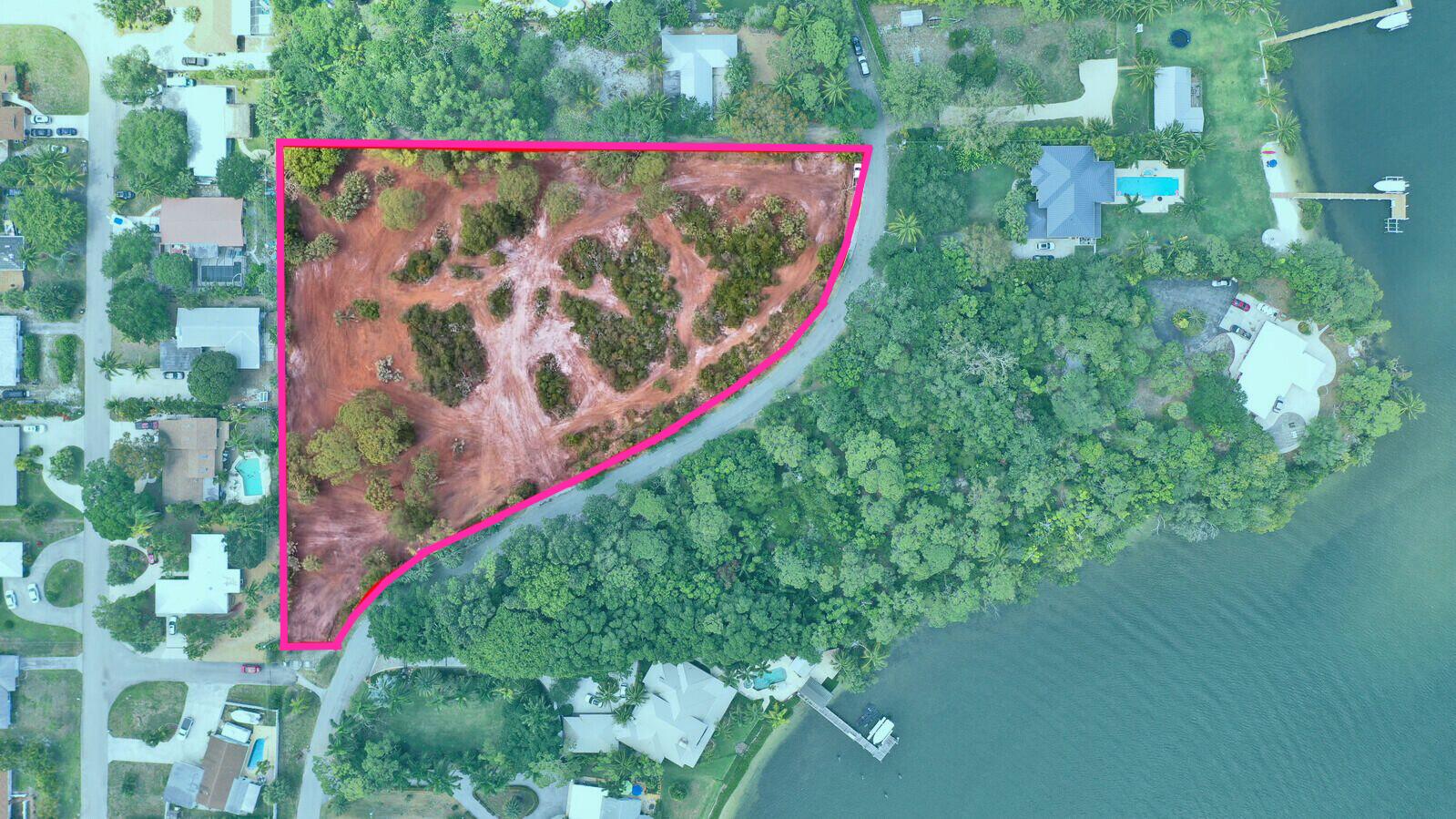 PINETREE DRIVE - Land