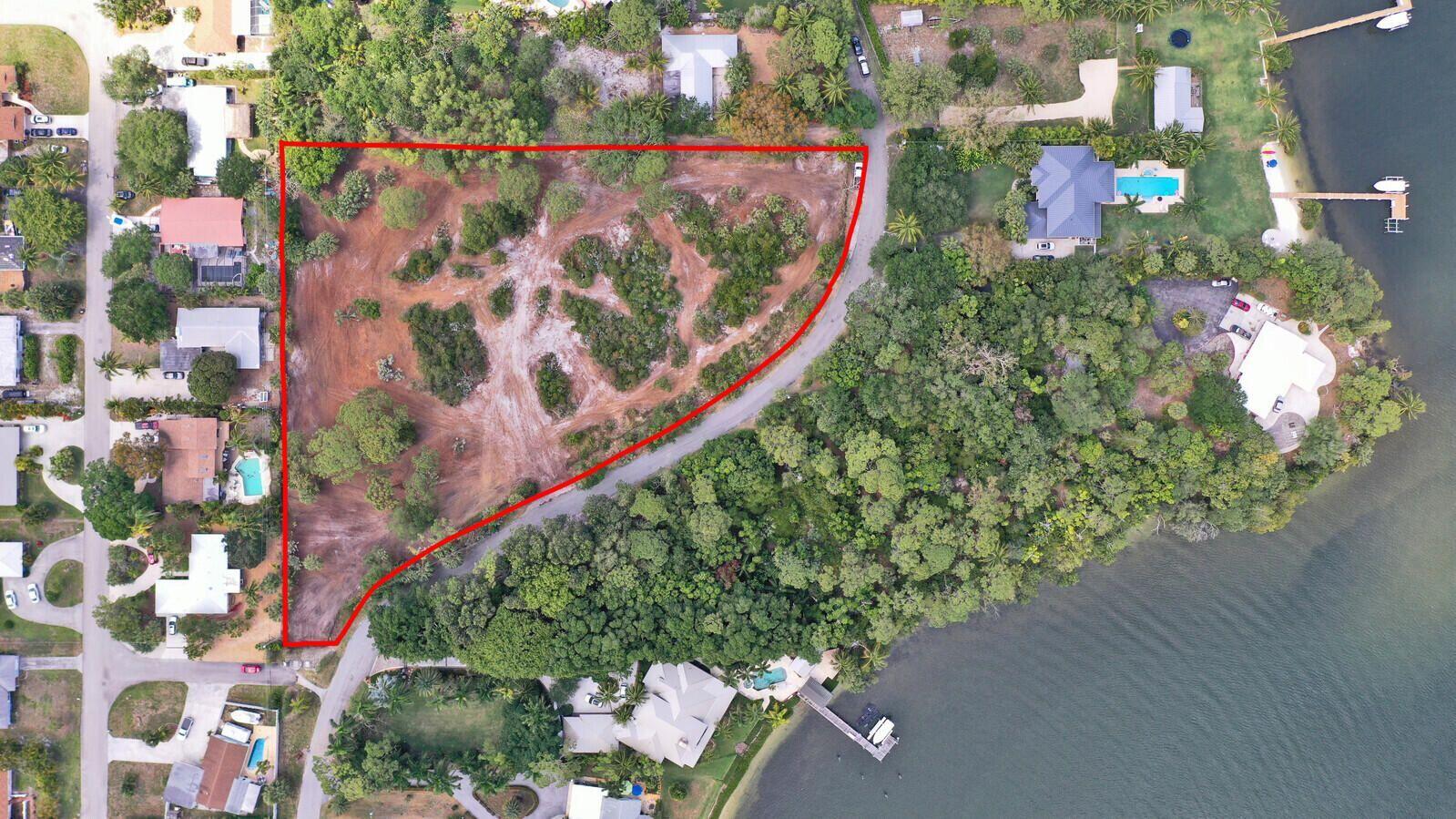 PINETREE DRIVE - Land