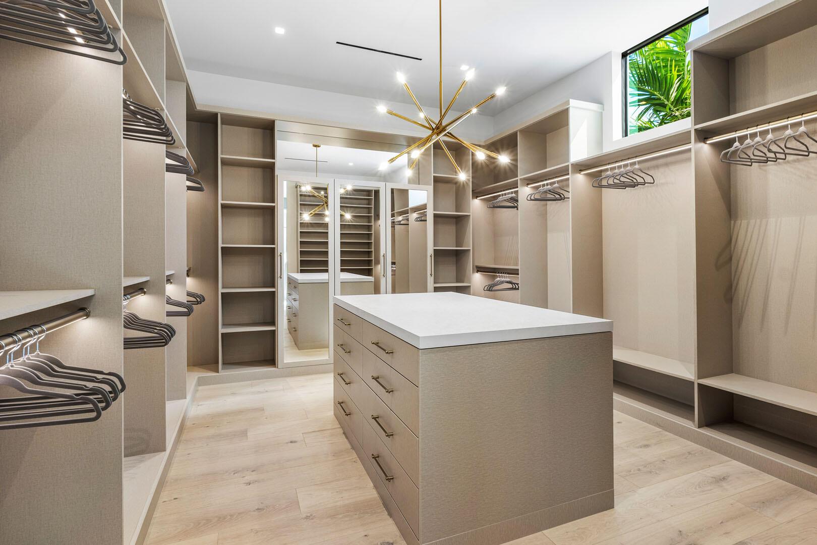 Royal Palm Yacht & Countr - Residential