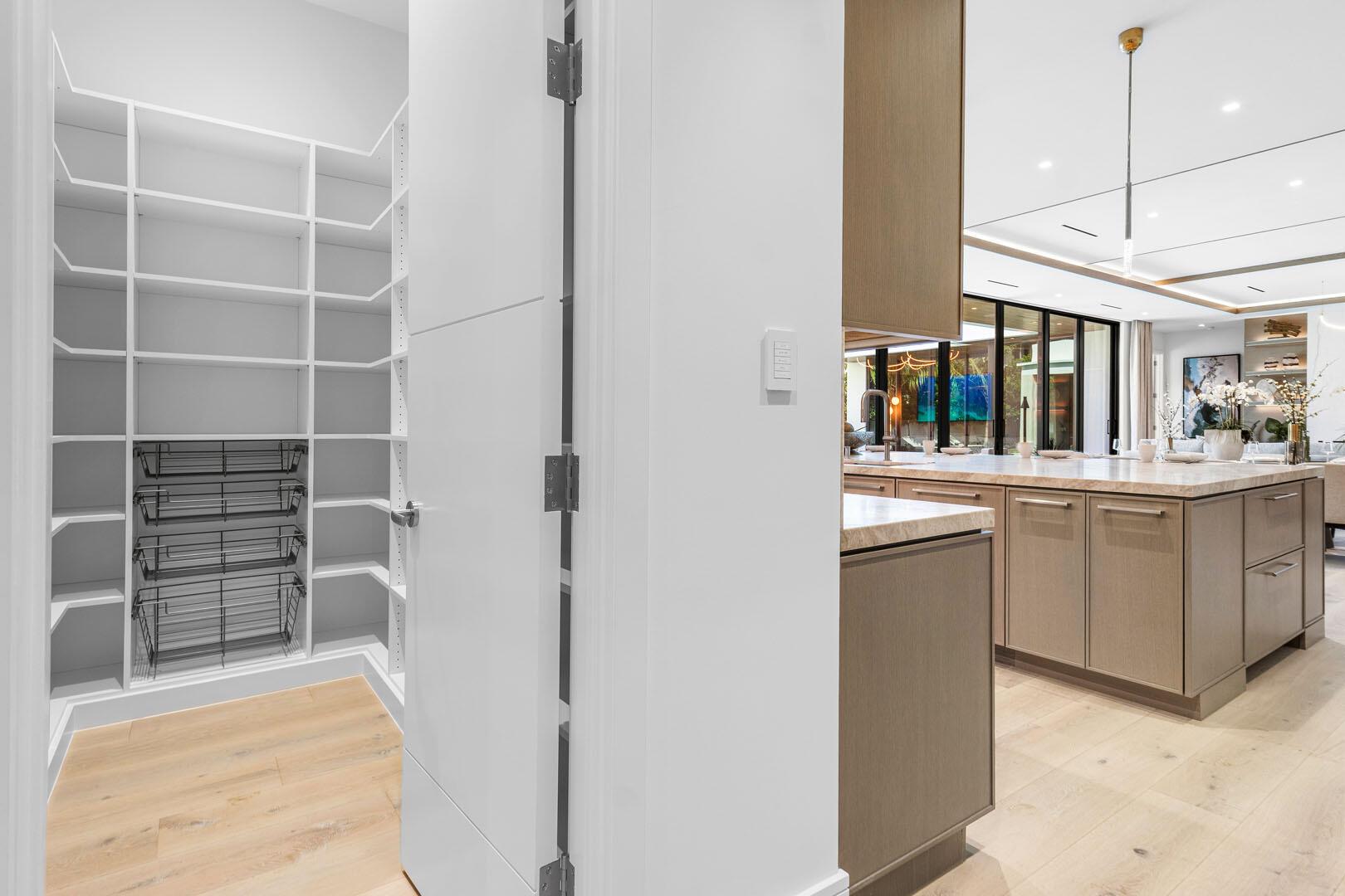 Royal Palm Yacht & Countr - Residential