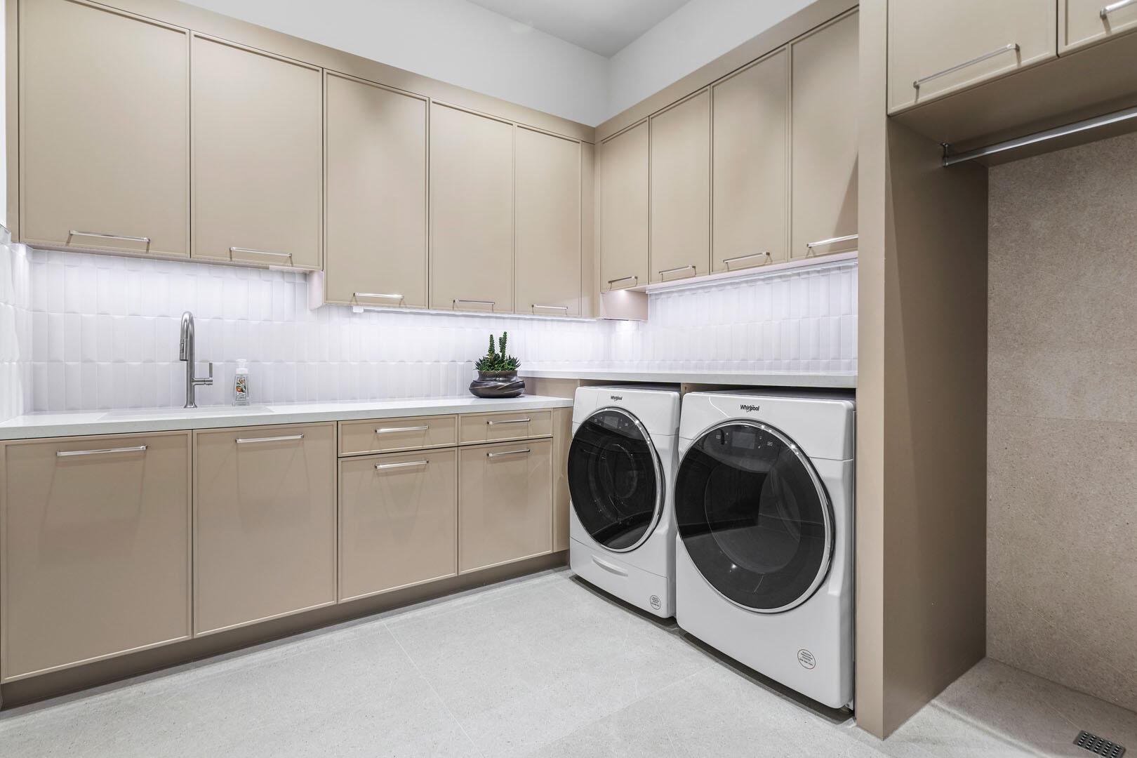 Royal Palm Yacht & Countr - Residential