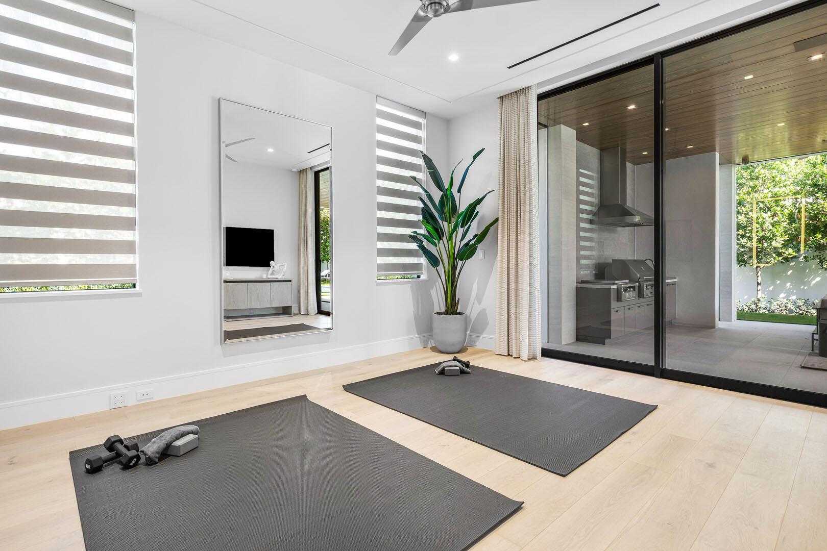 Royal Palm Yacht & Countr - Residential