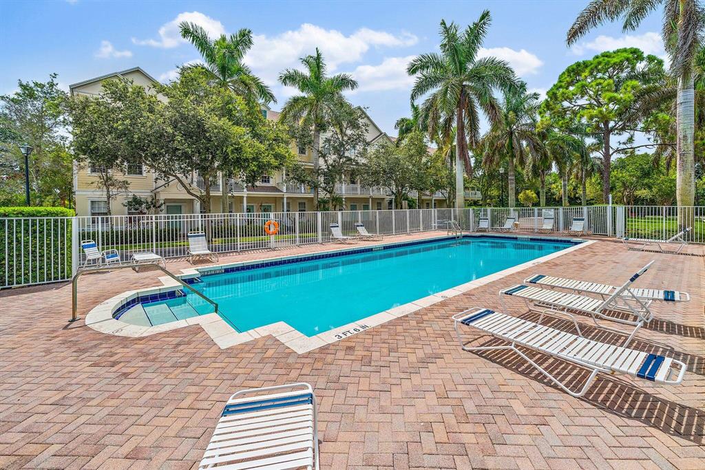 SANDPIPER COVE AT BOTANICA CONDO - Residential