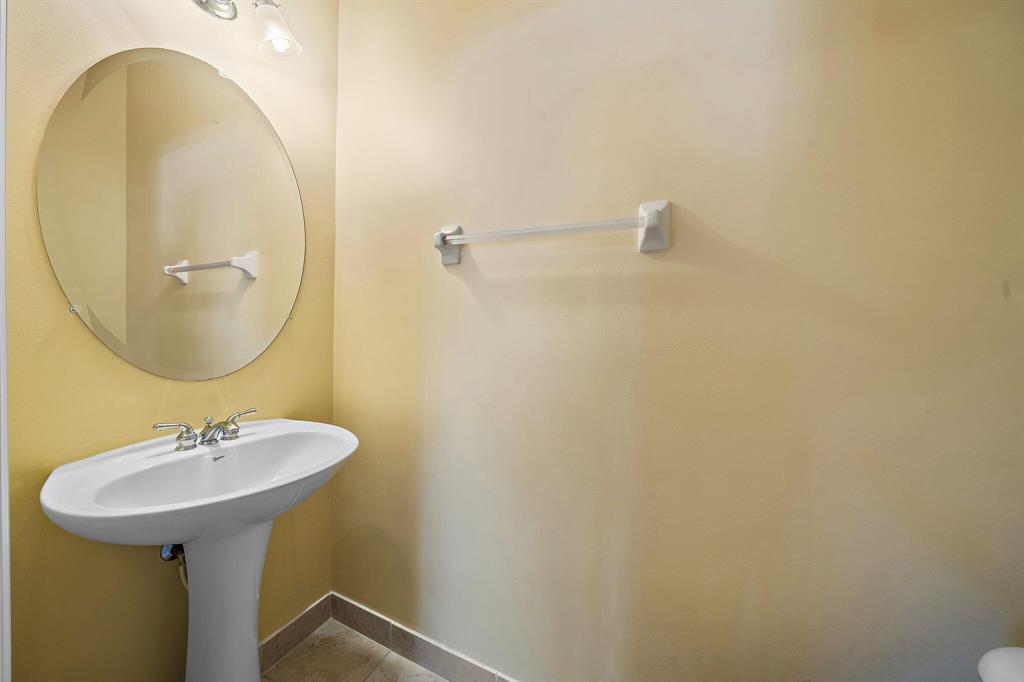 SANDPIPER COVE AT BOTANICA CONDO - Residential