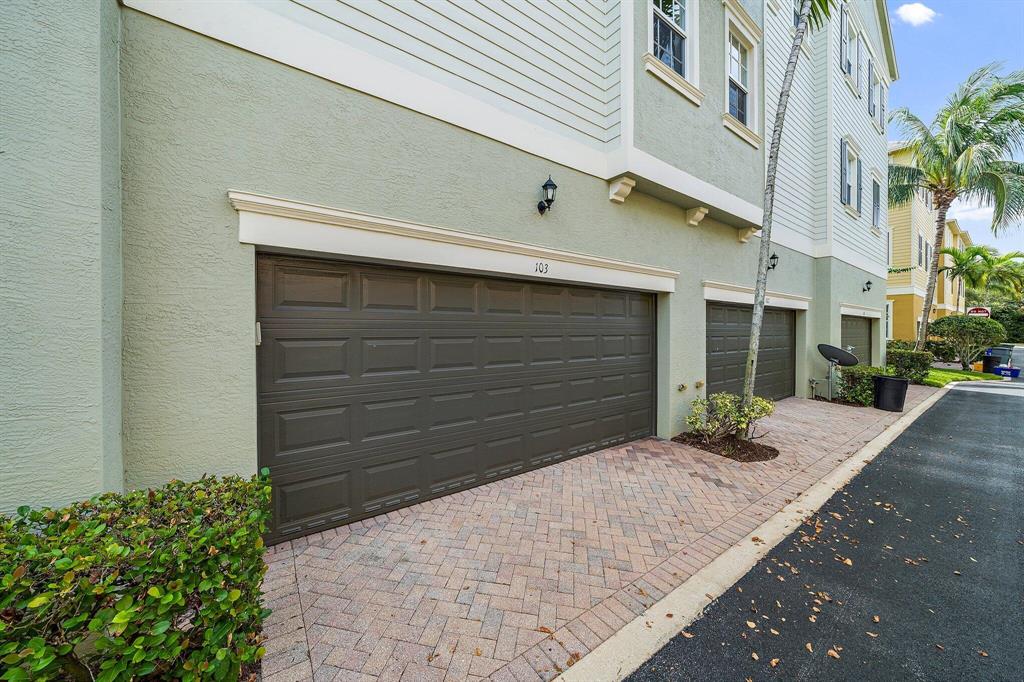 SANDPIPER COVE AT BOTANICA CONDO - Residential