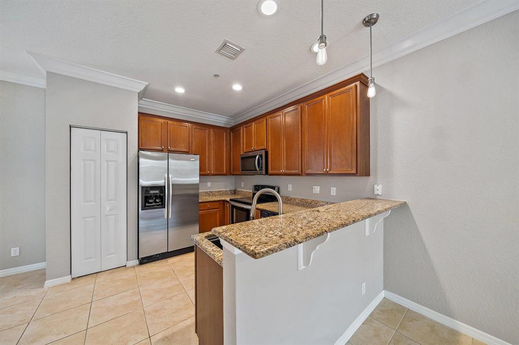 SANDPIPER COVE AT BOTANICA CONDO - Residential