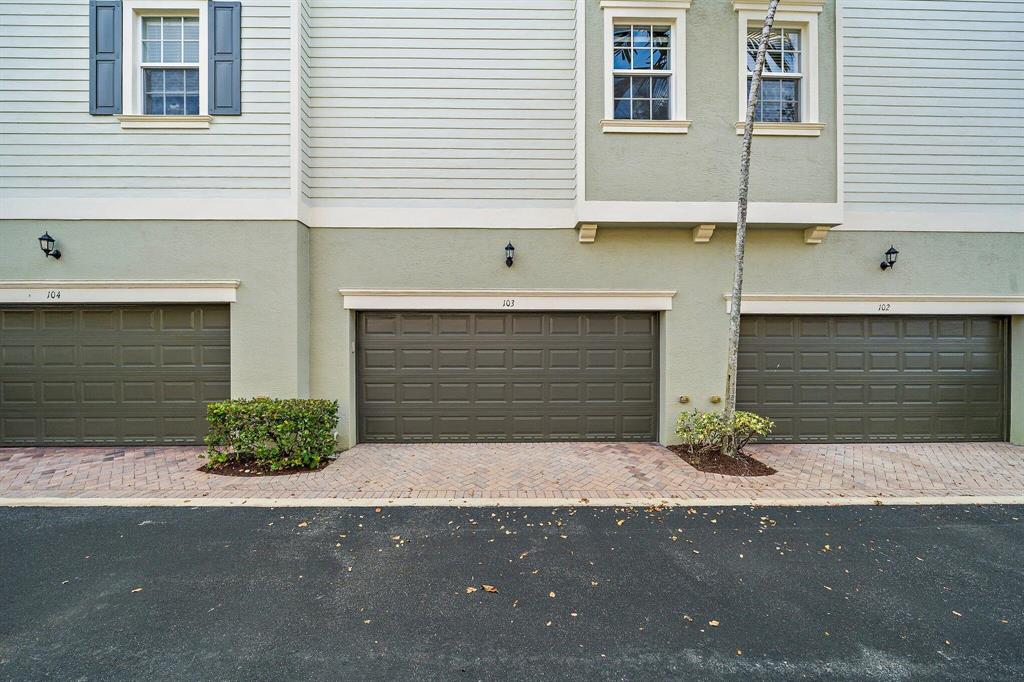 SANDPIPER COVE AT BOTANICA CONDO - Residential