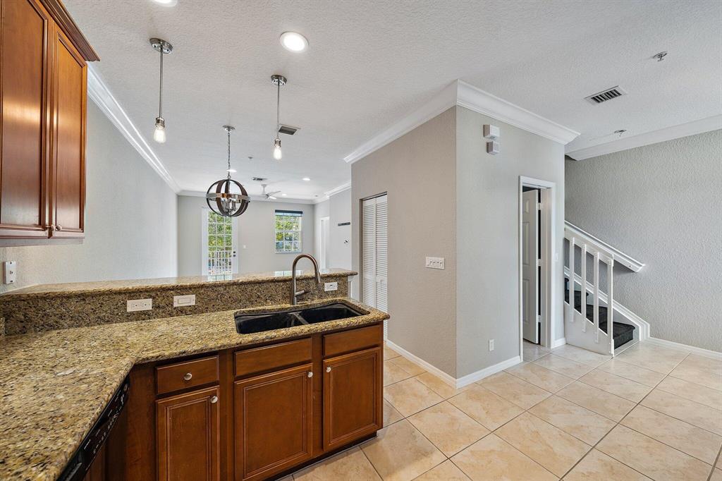 SANDPIPER COVE AT BOTANICA CONDO - Residential