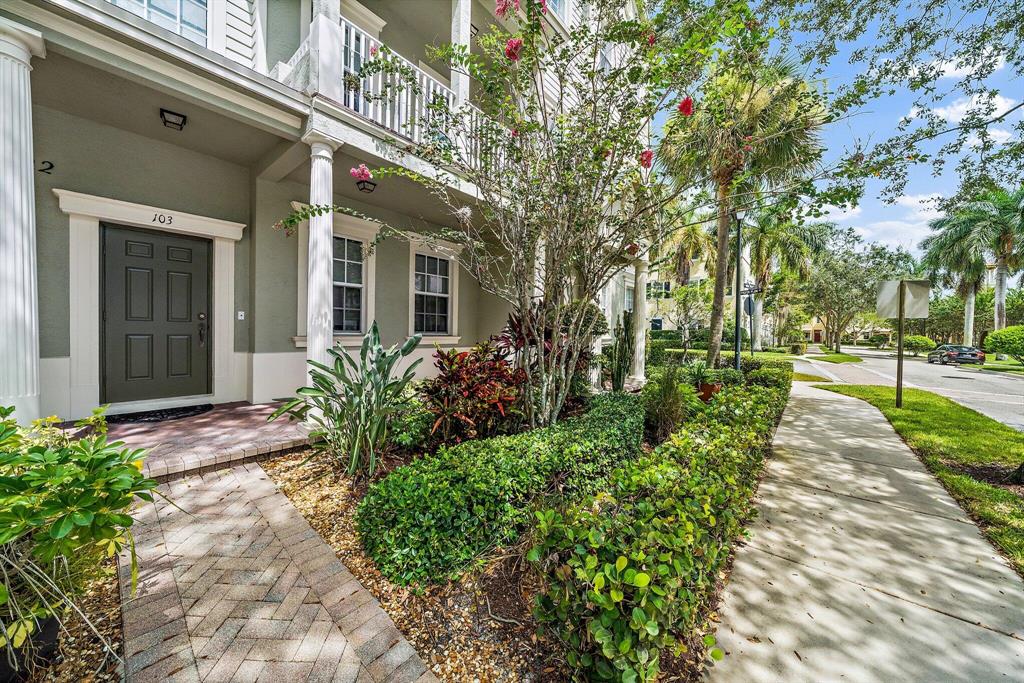 SANDPIPER COVE AT BOTANICA CONDO - Residential