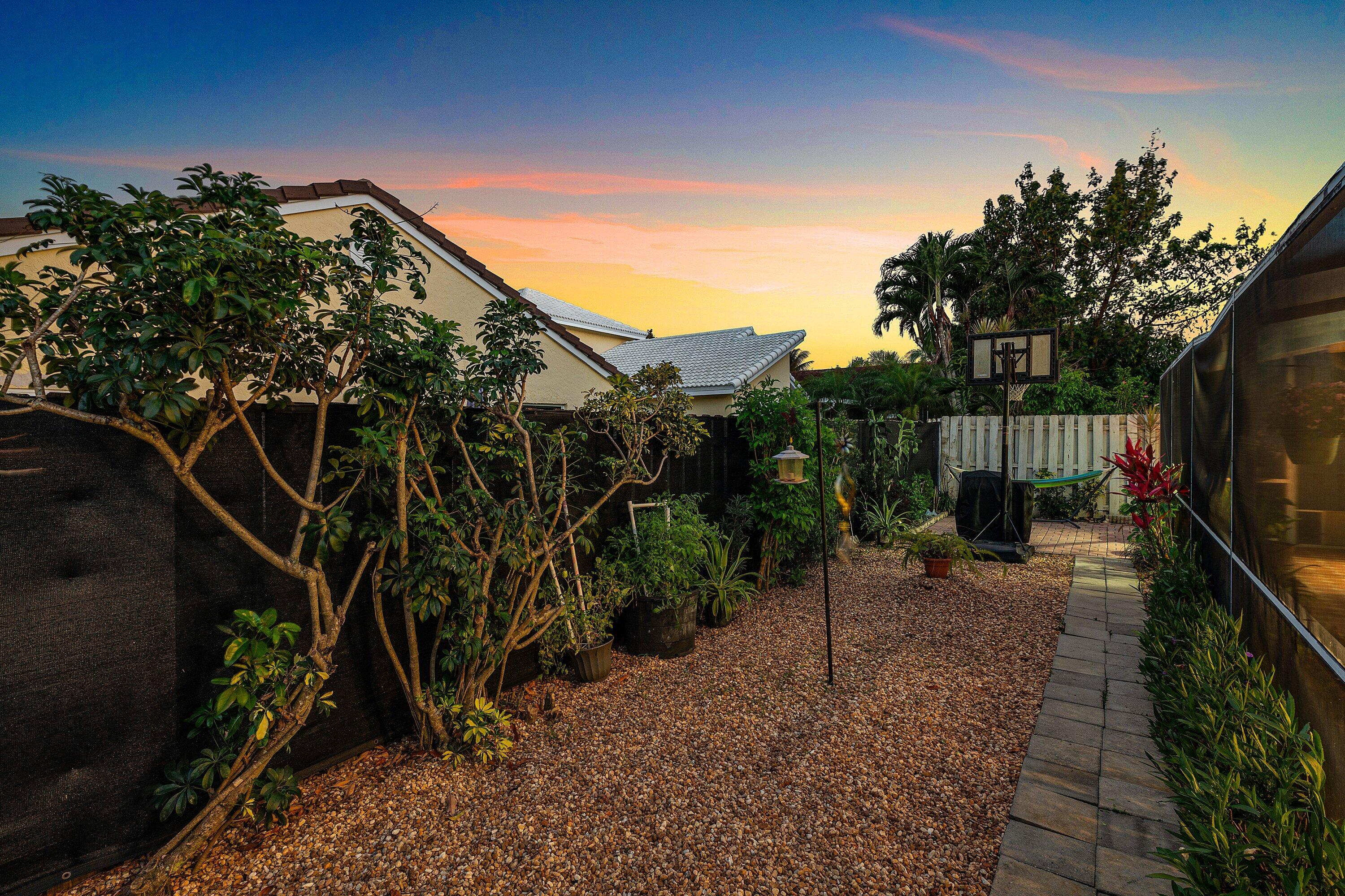 LAWRENCE GROVE 1 REPL - Residential