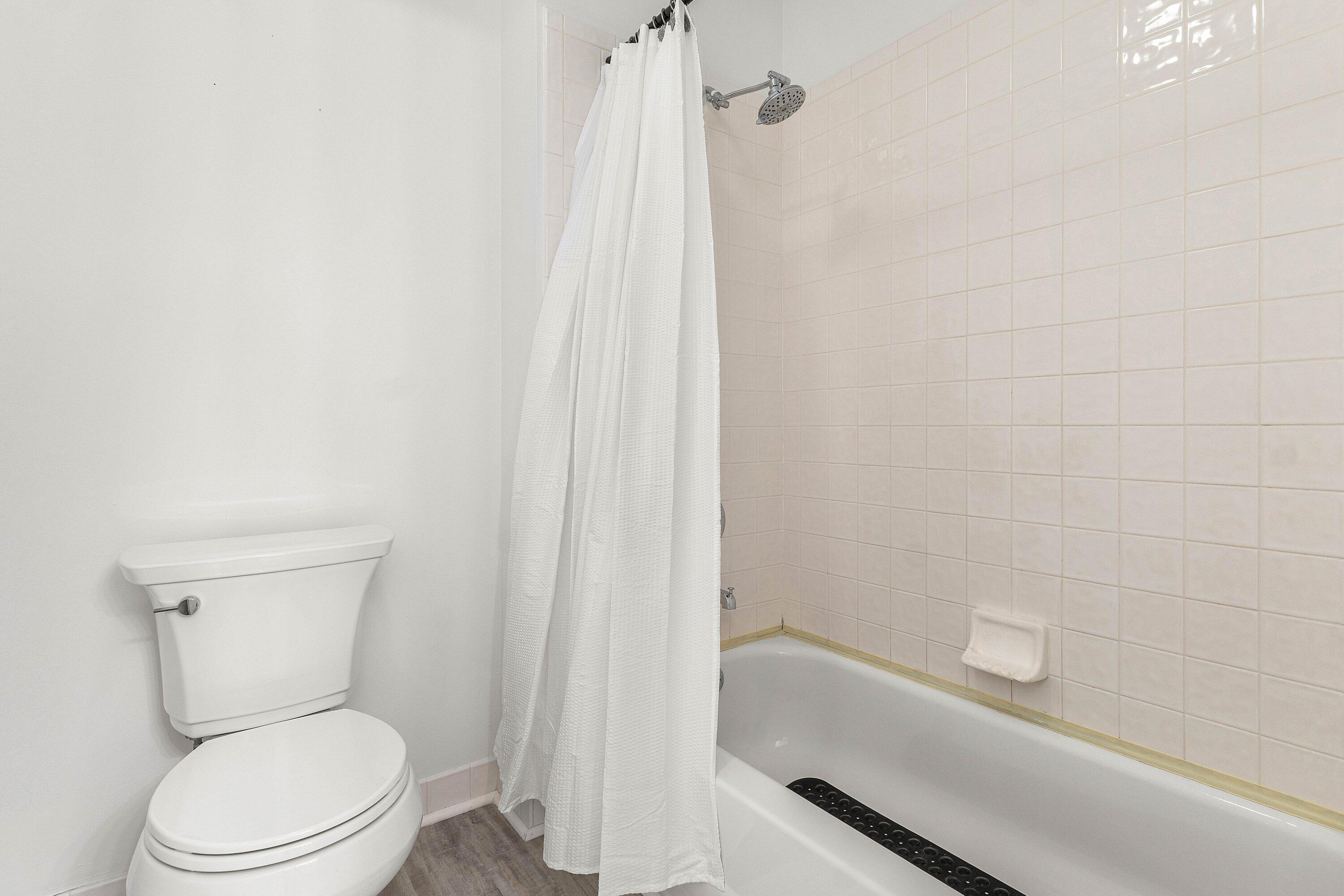 LAWRENCE GROVE 1 REPL - Residential