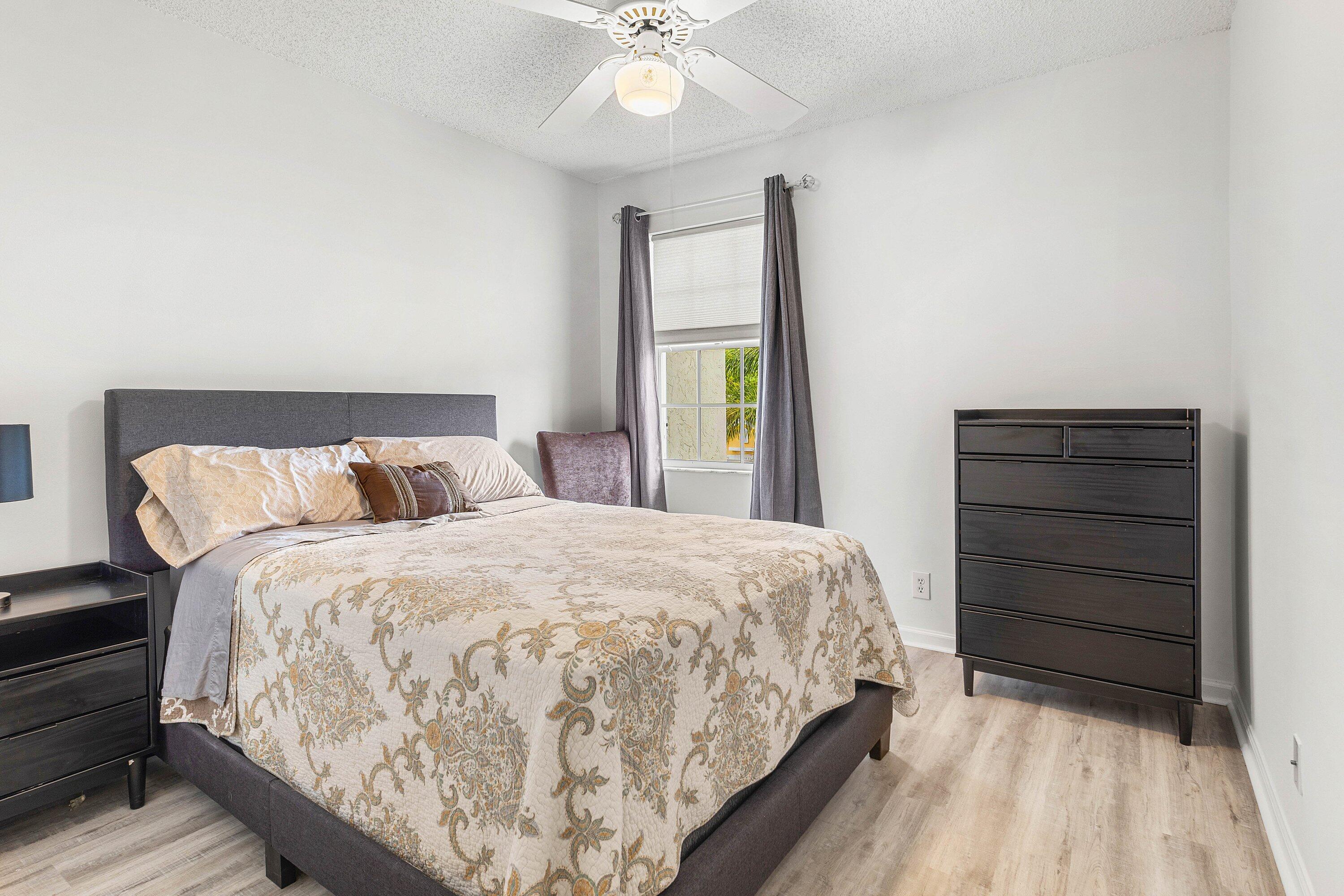 LAWRENCE GROVE 1 REPL - Residential