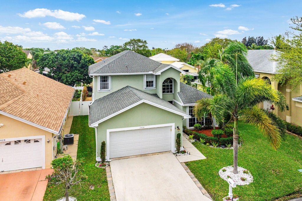Photo of 1030 Fairfax Circle W, Boynton Beach, FL 33436 (MLS # B26005037)
