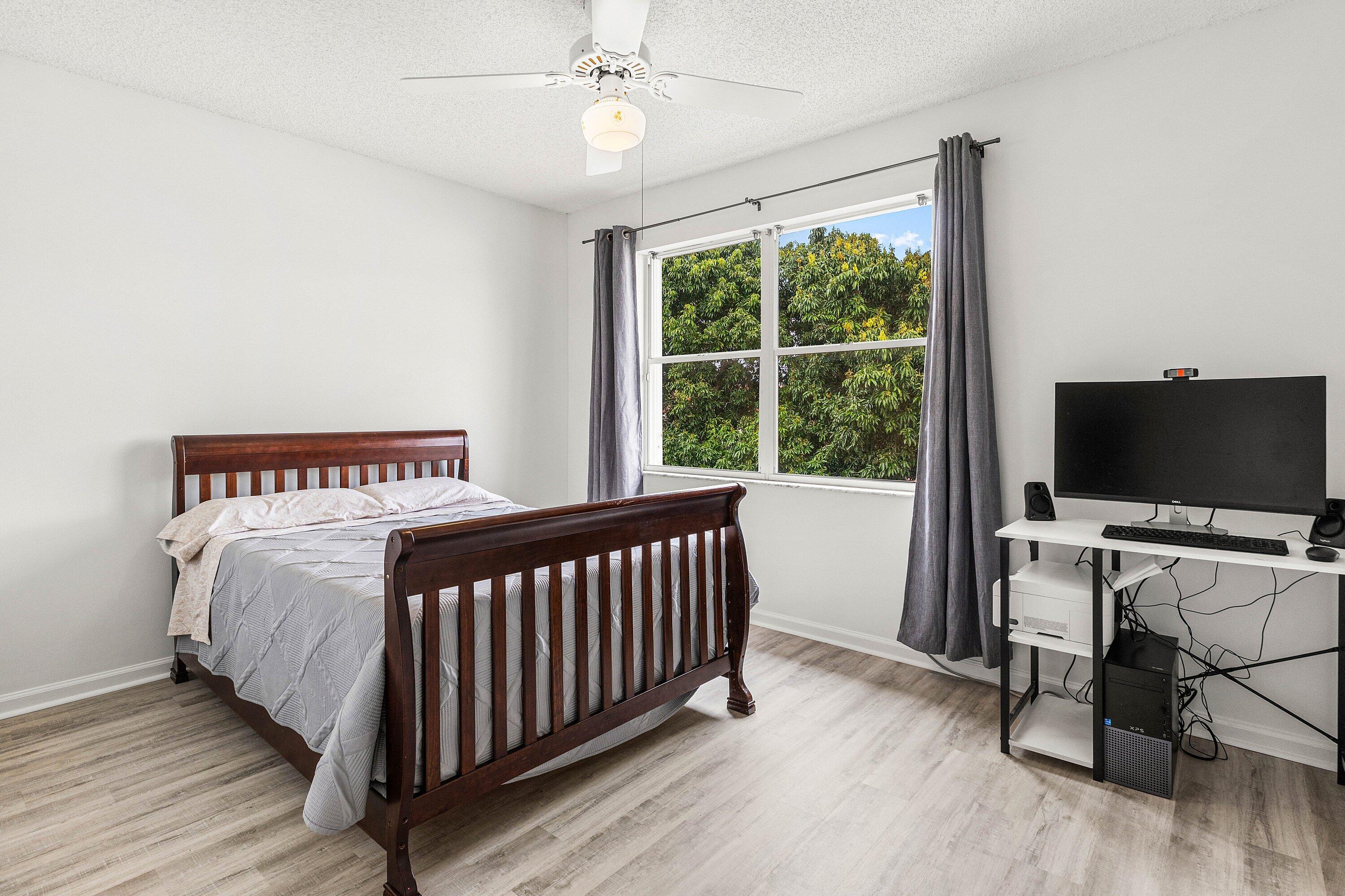 LAWRENCE GROVE 1 REPL - Residential