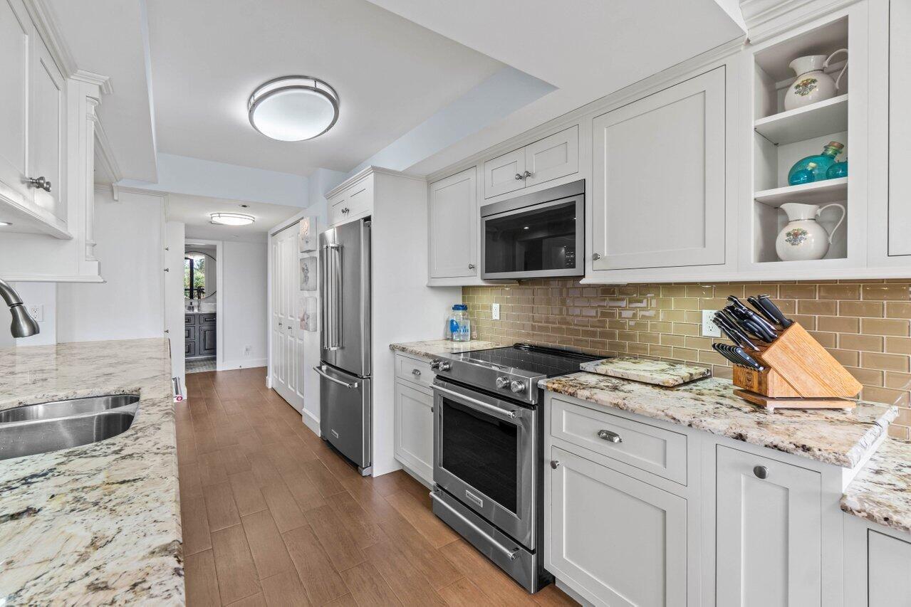 LA FONTANA CONDO - Residential