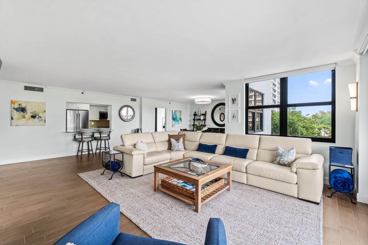 LA FONTANA CONDO - Residential