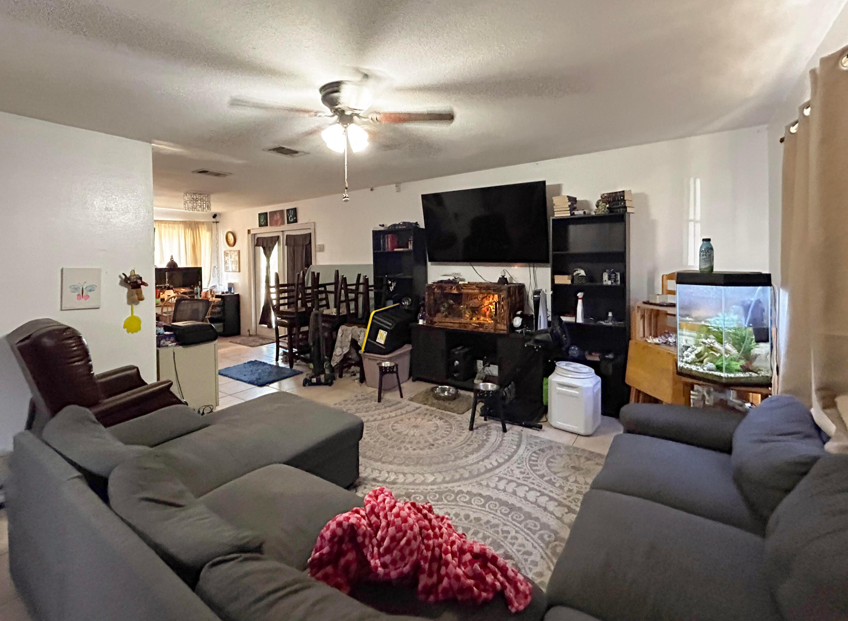 PORT ST LUCIE SECTION 42 1ST REPLAT - Residential