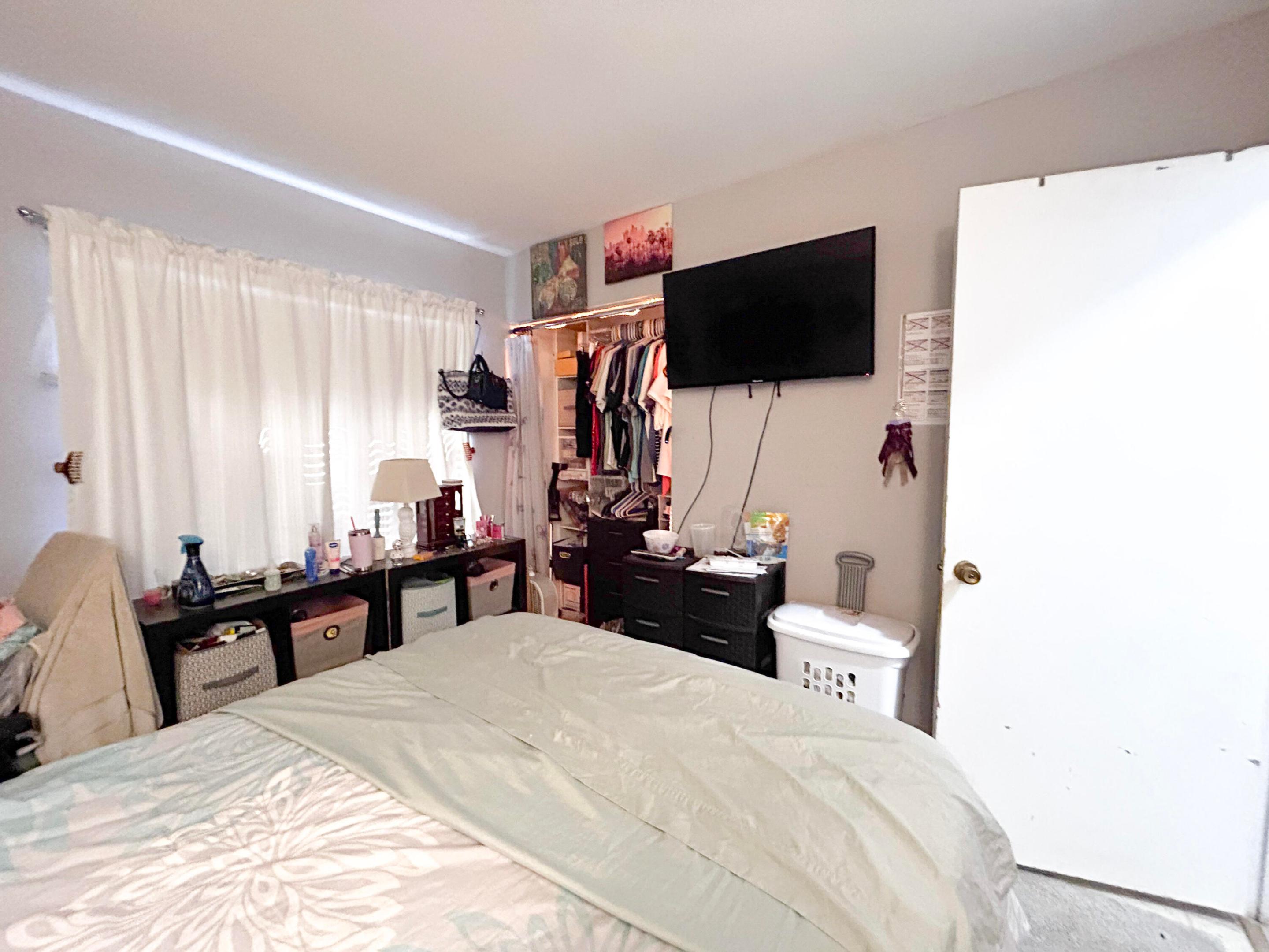 PORT ST LUCIE SECTION 42 1ST REPLAT - Residential