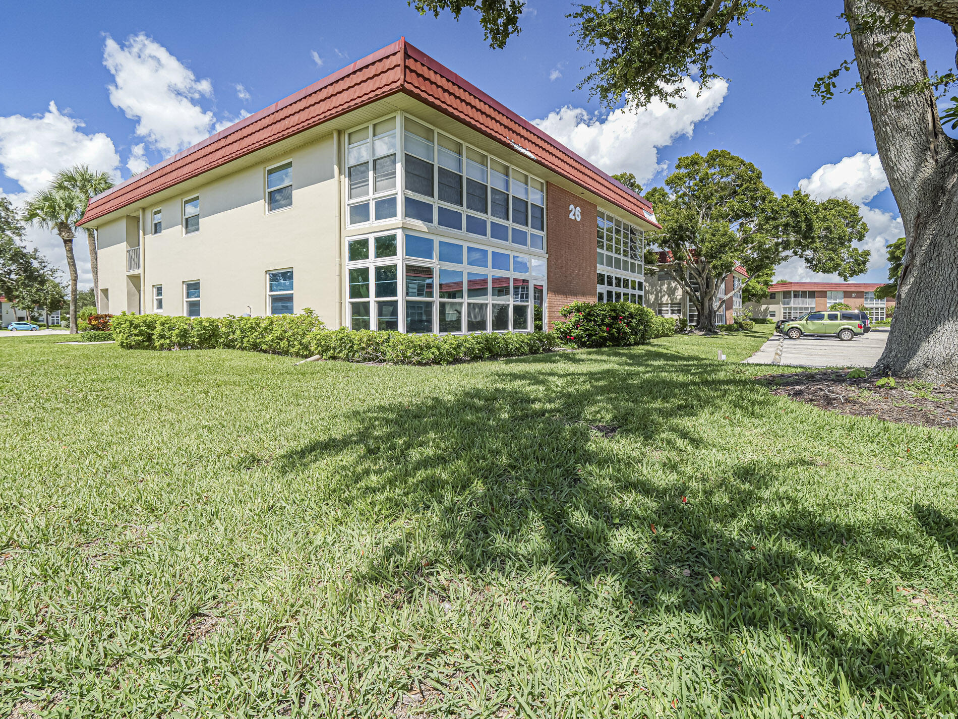 VISTA ROYALE PHASE IV BLDGS 83-111 - Residential
