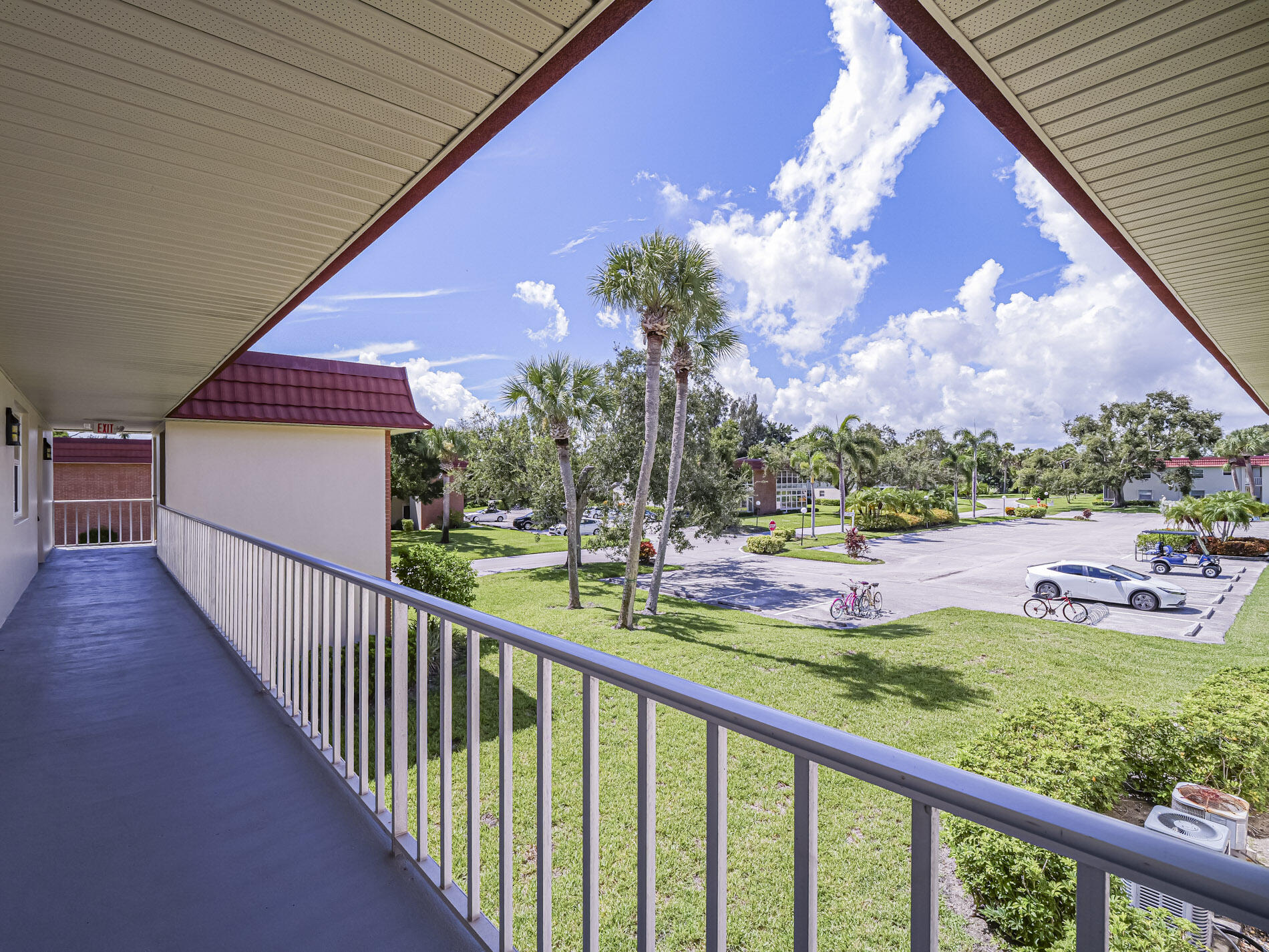 VISTA ROYALE PHASE IV BLDGS 83-111 - Residential