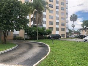 View photos, virtual tours, details... 4174 Inverrary Drive 907