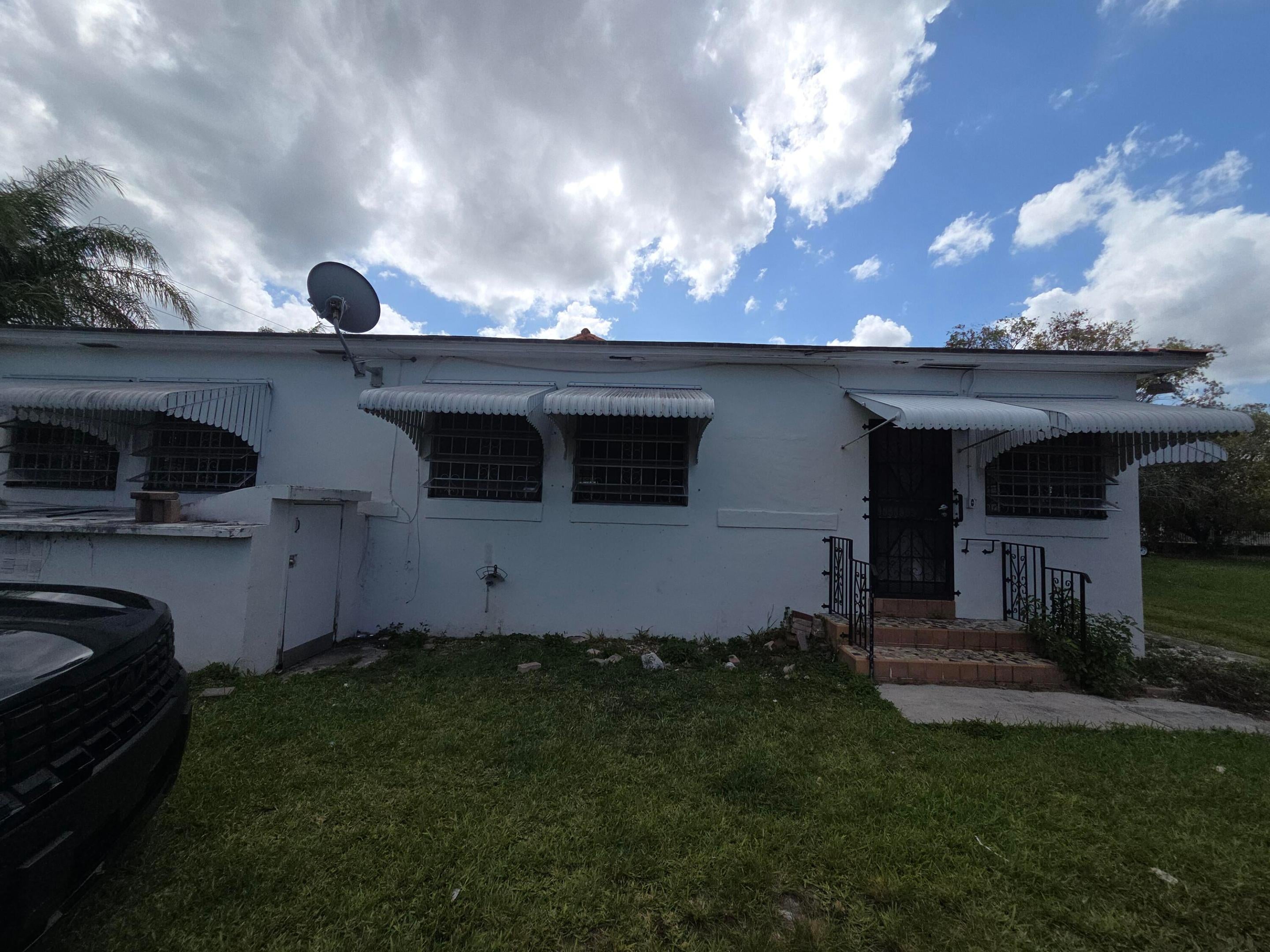 145 SW 3rd Avenue