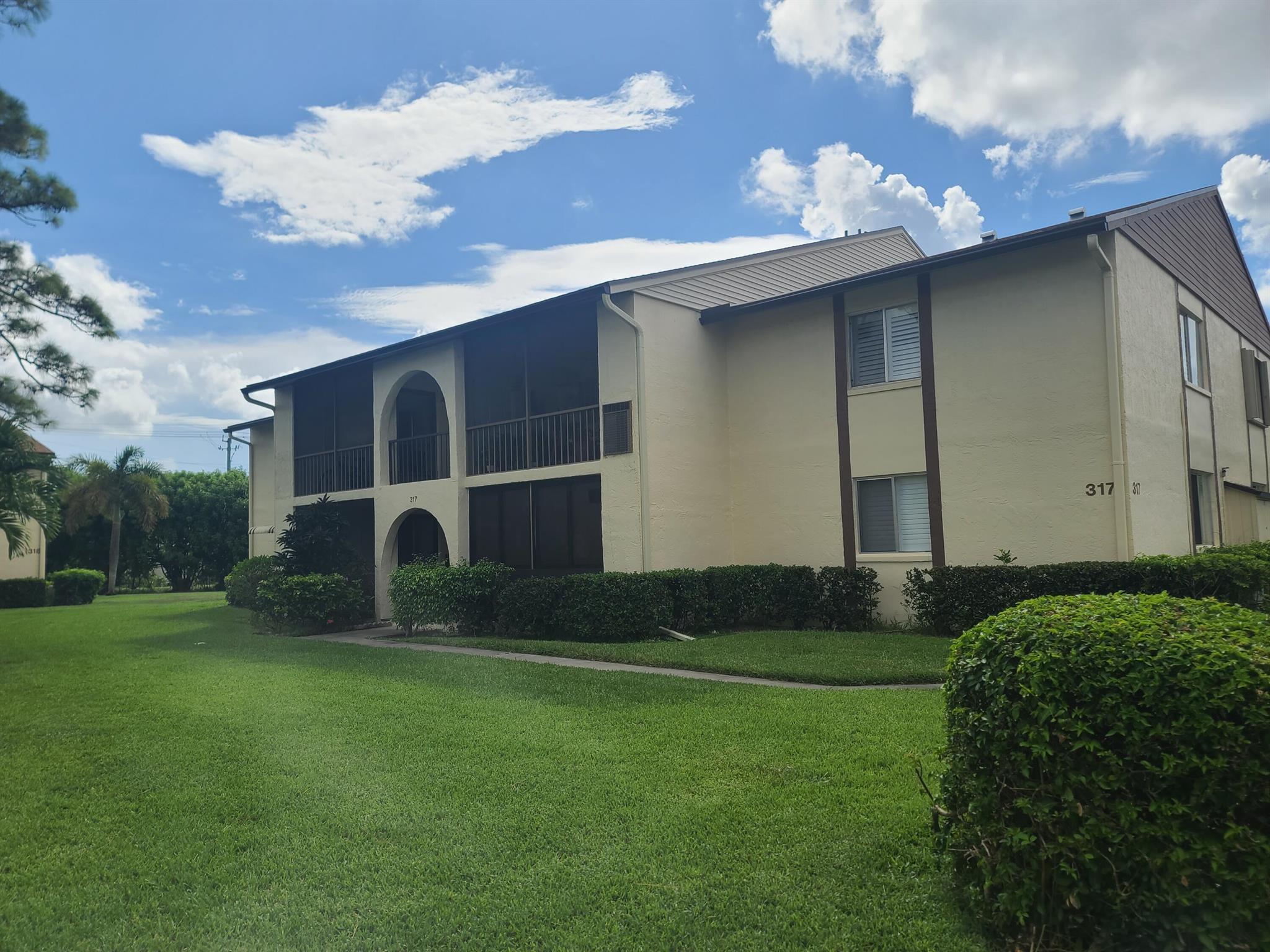 Live your best life in this vibrant 55+ community! This lovely 2 bed 1 bath apartment offers the perfect blend of relaxation and recreation. Enjoy endless activities, including a sparkling community pool, tennis courts, pickleball, shuffleboard and bocce ball. centrally located , you'll have easy access to shopping, dining, and other local conveniences. Experience a maintenance-free lifestyle with a built-in social calendar.