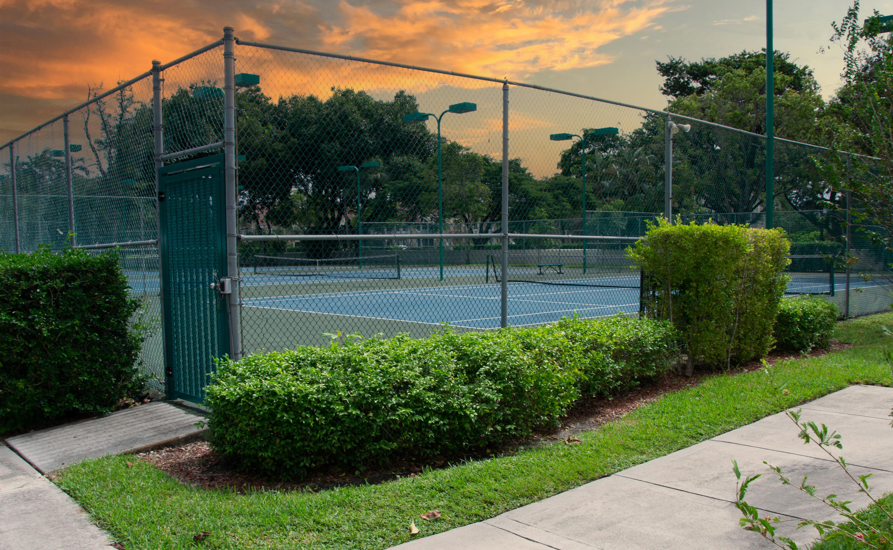 GARDENS NORTH EIGHT CONDO - Residential