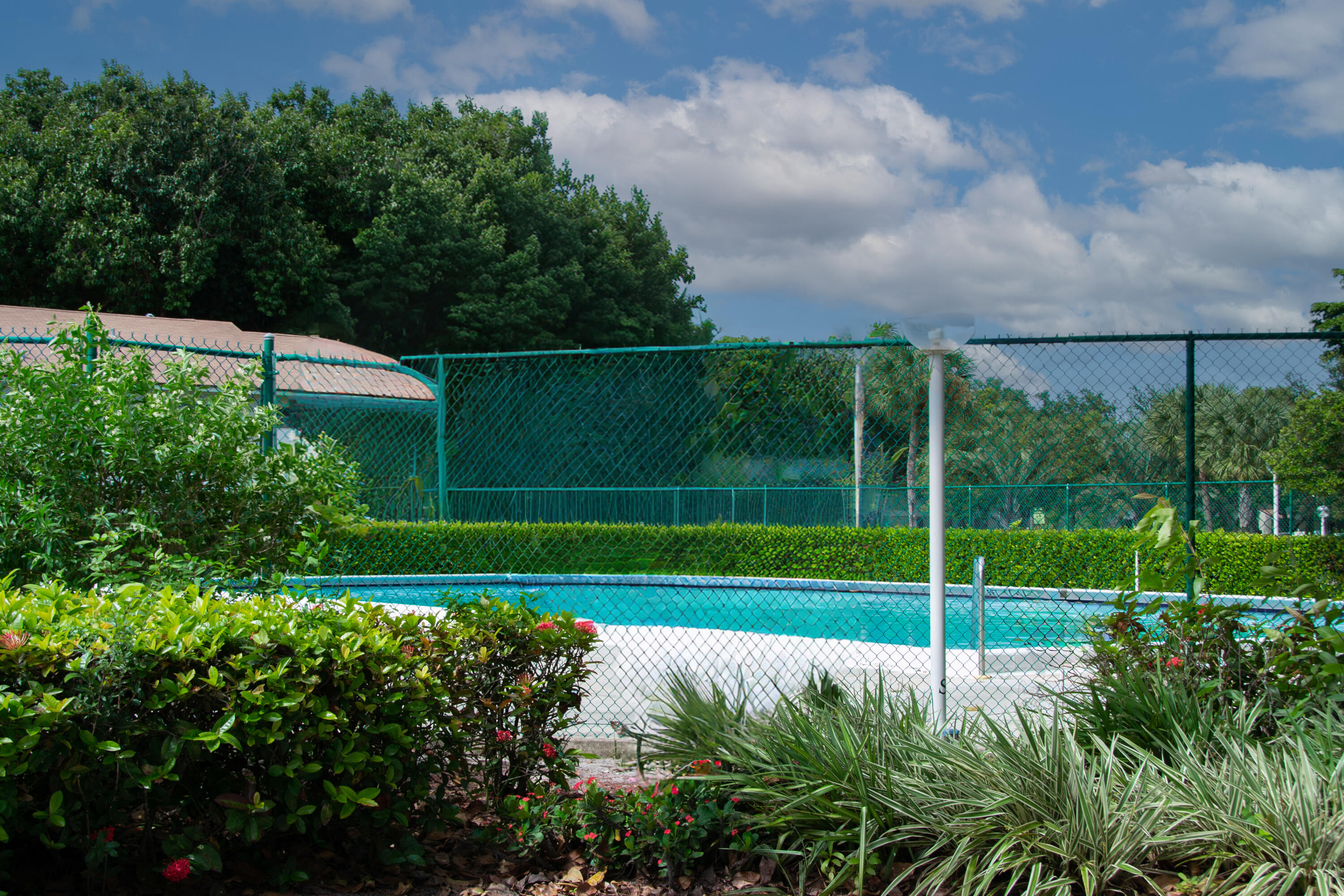 GARDENS NORTH EIGHT CONDO - Residential