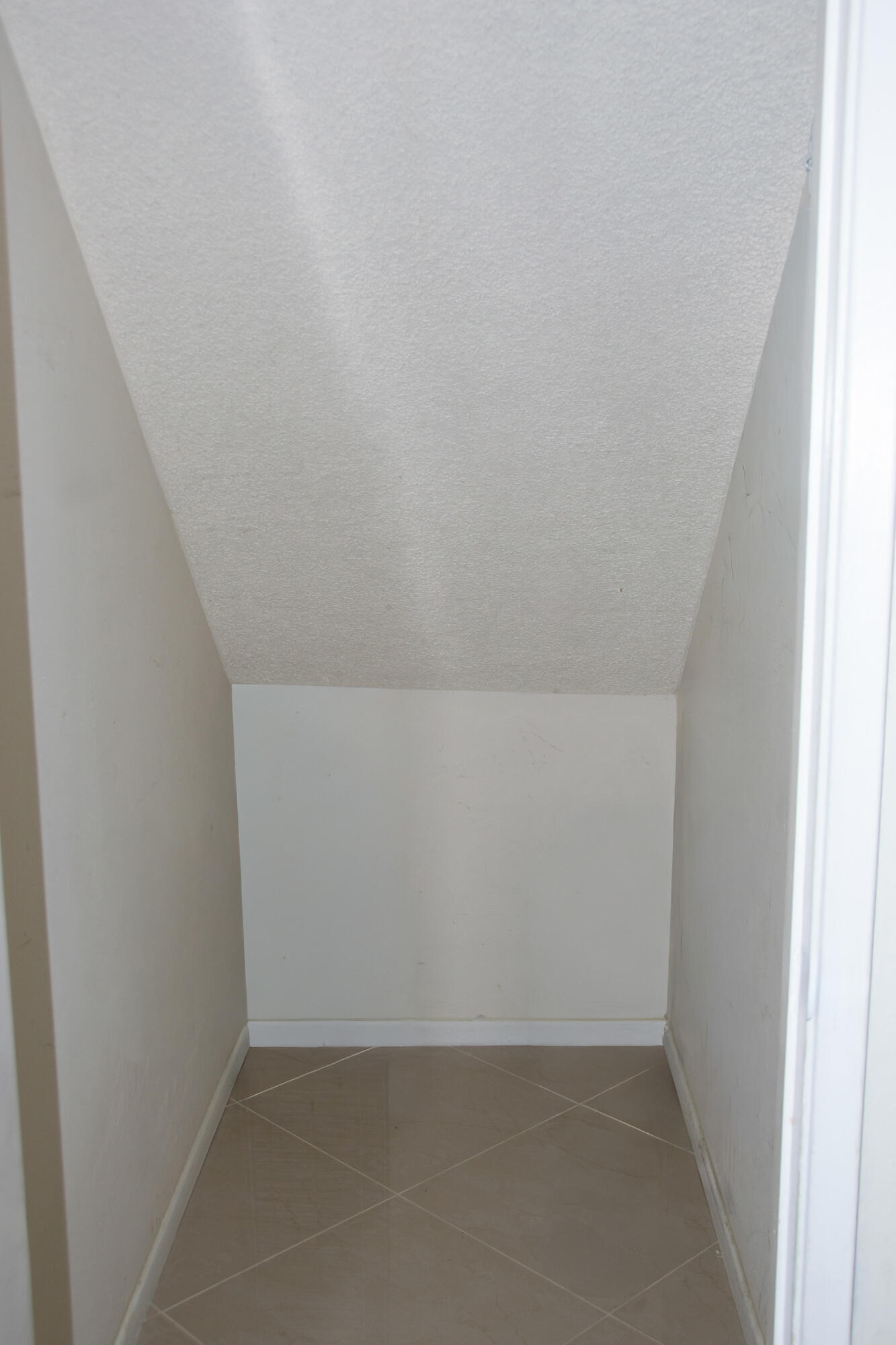 GARDENS NORTH EIGHT CONDO - Residential