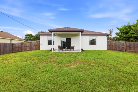 Tiny photo for 1158 SW Del Rio BLVD, Port Saint Lucie, FL 34953 (MLS # B26037038)