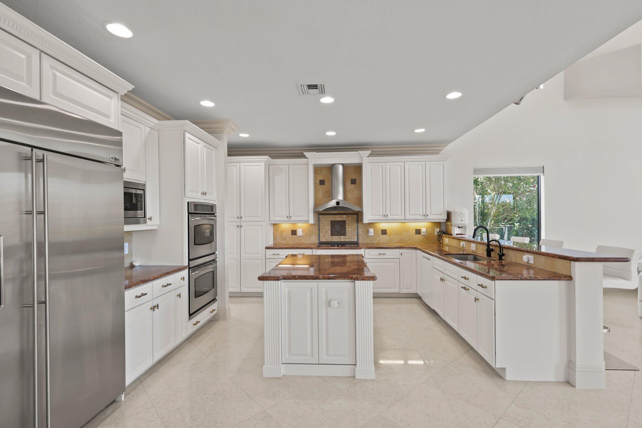 CANYON LAKES - Residential