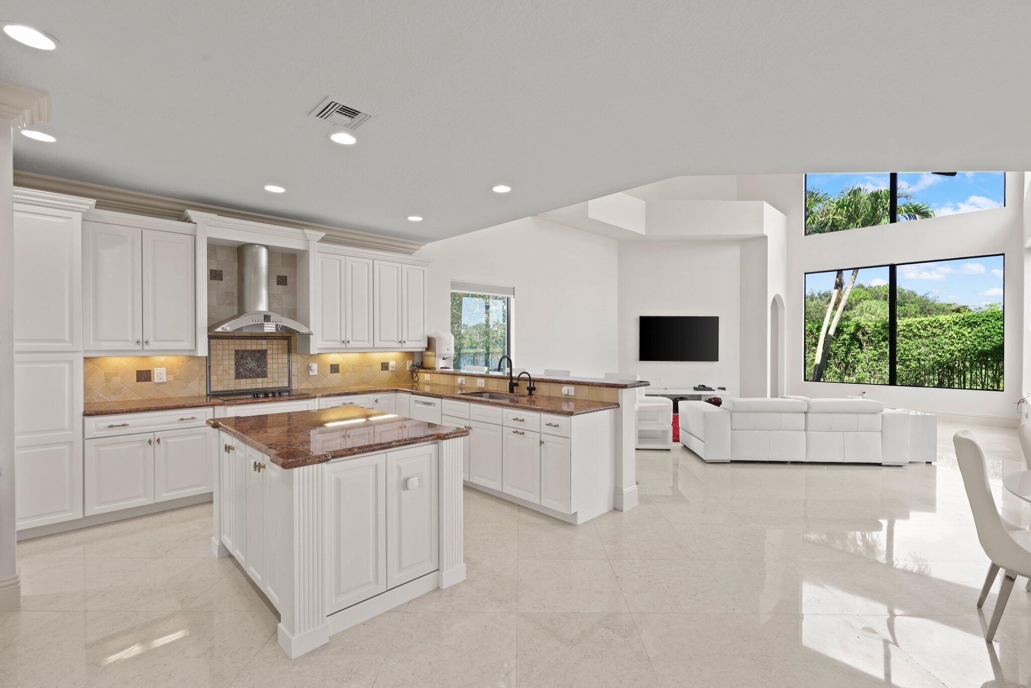 CANYON LAKES - Residential
