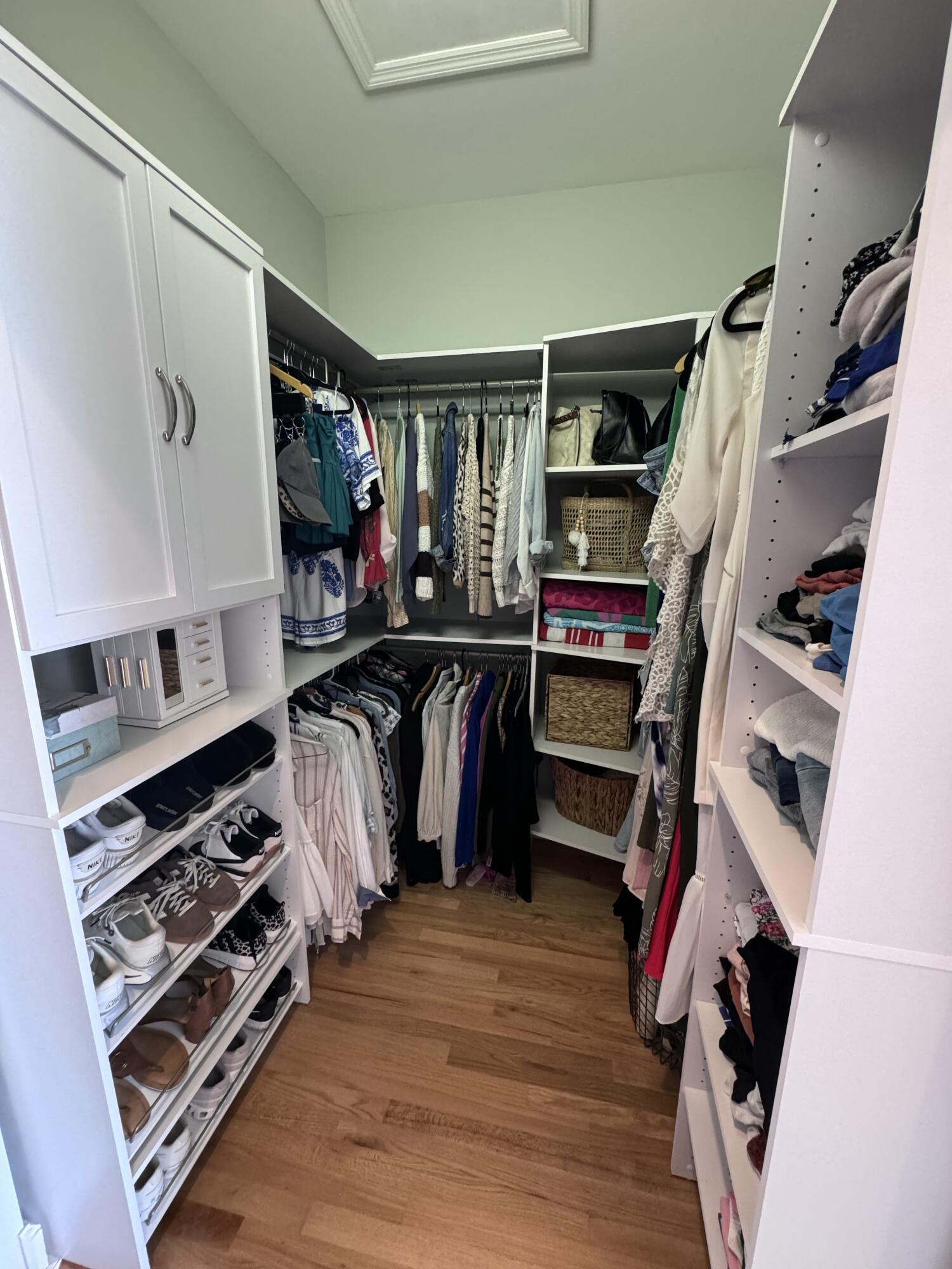 PINEAPPLE BLUFFS - Residential