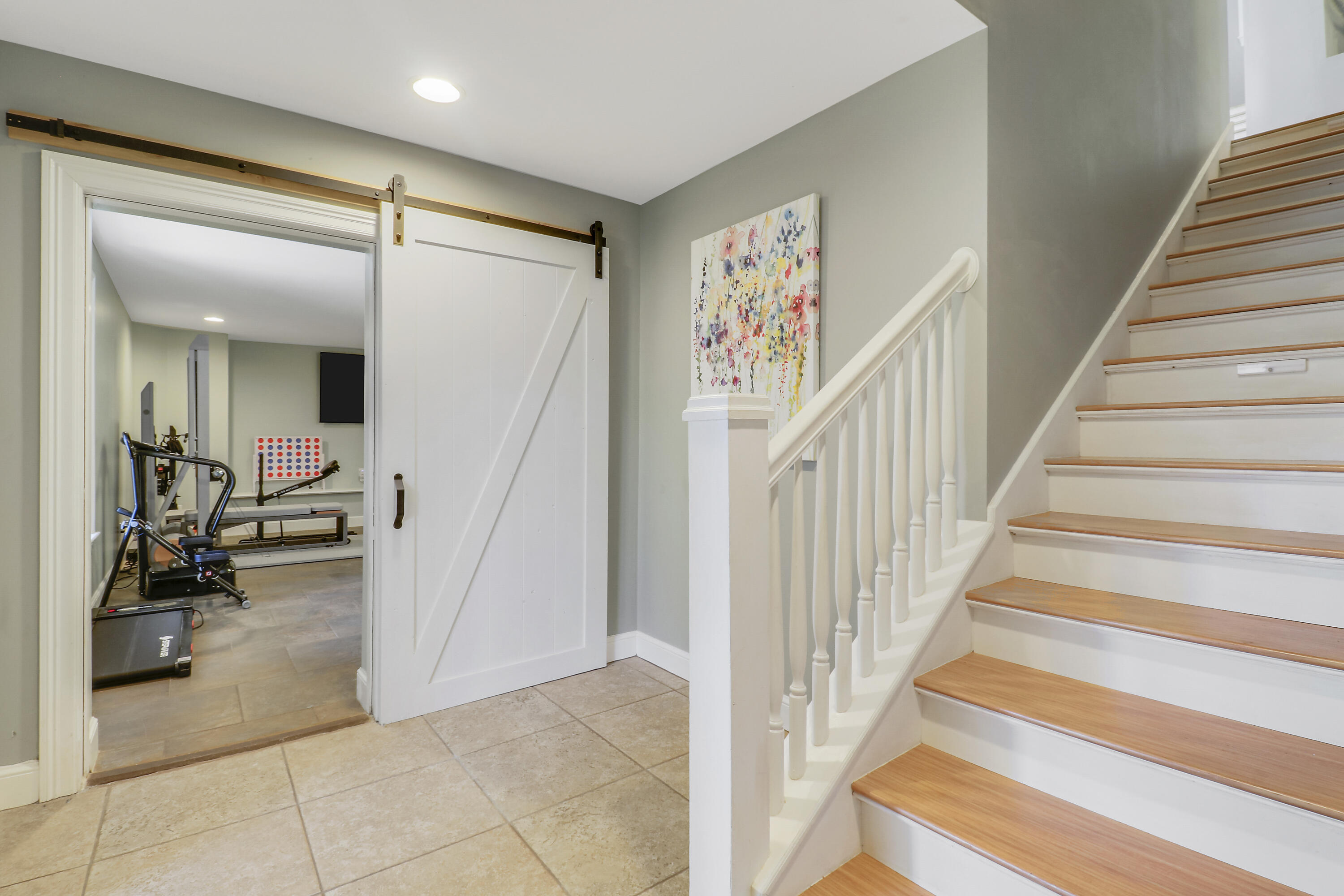 PINEAPPLE BLUFFS - Residential