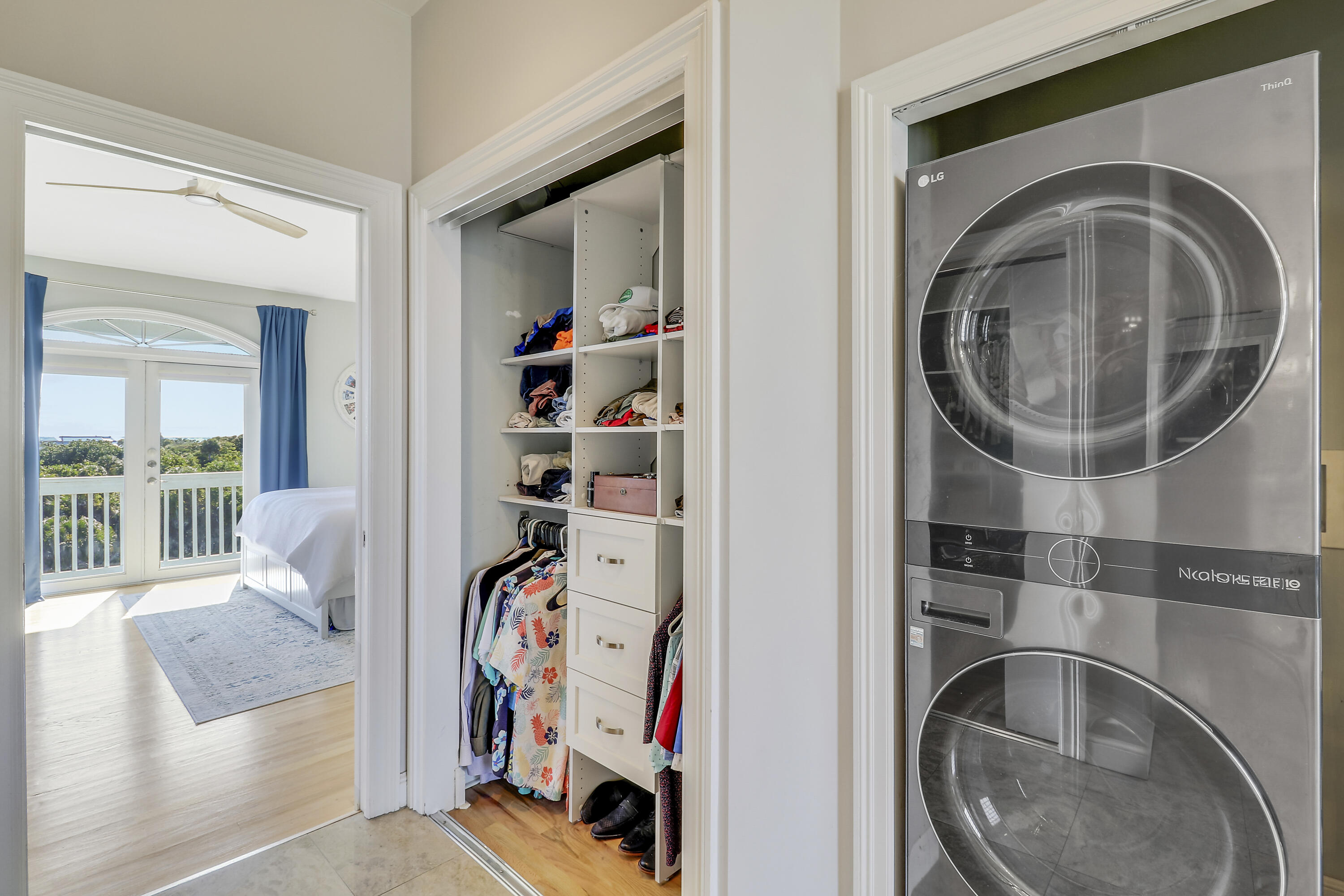 PINEAPPLE BLUFFS - Residential