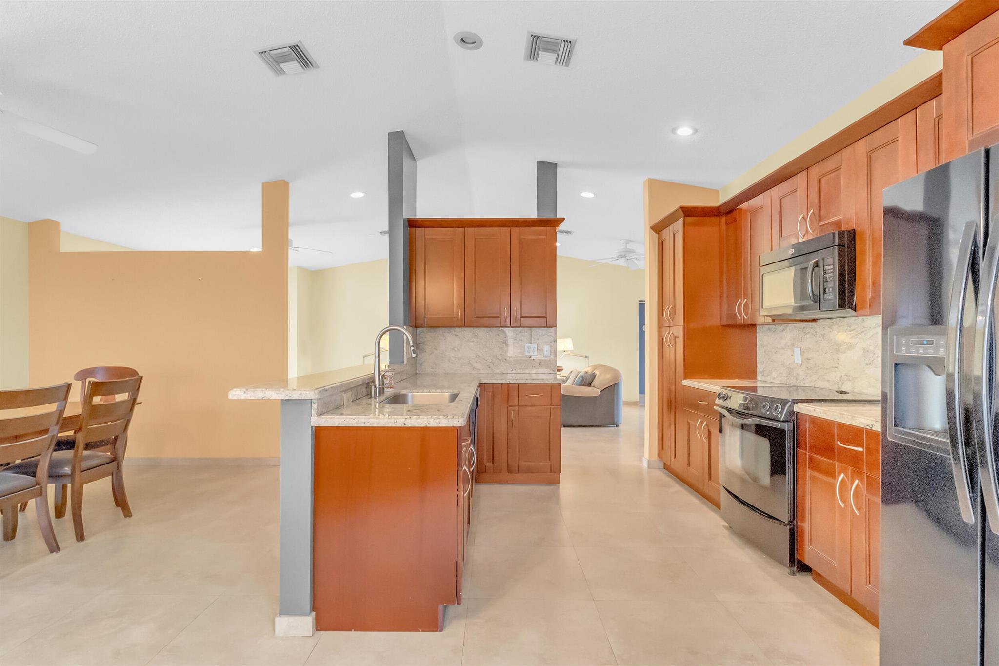 NOB HILL VILLAGE - Residential