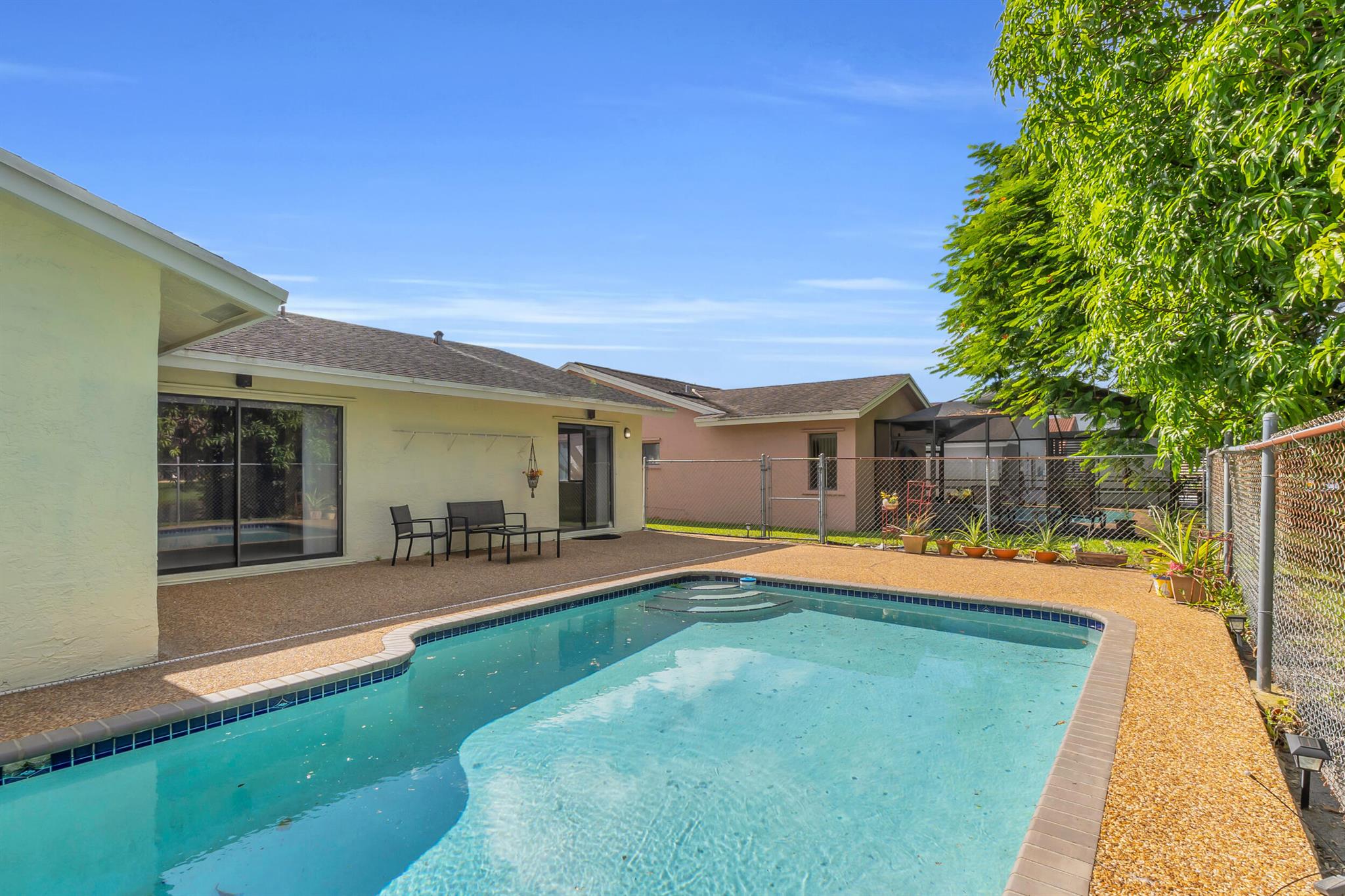 NOB HILL VILLAGE - Residential