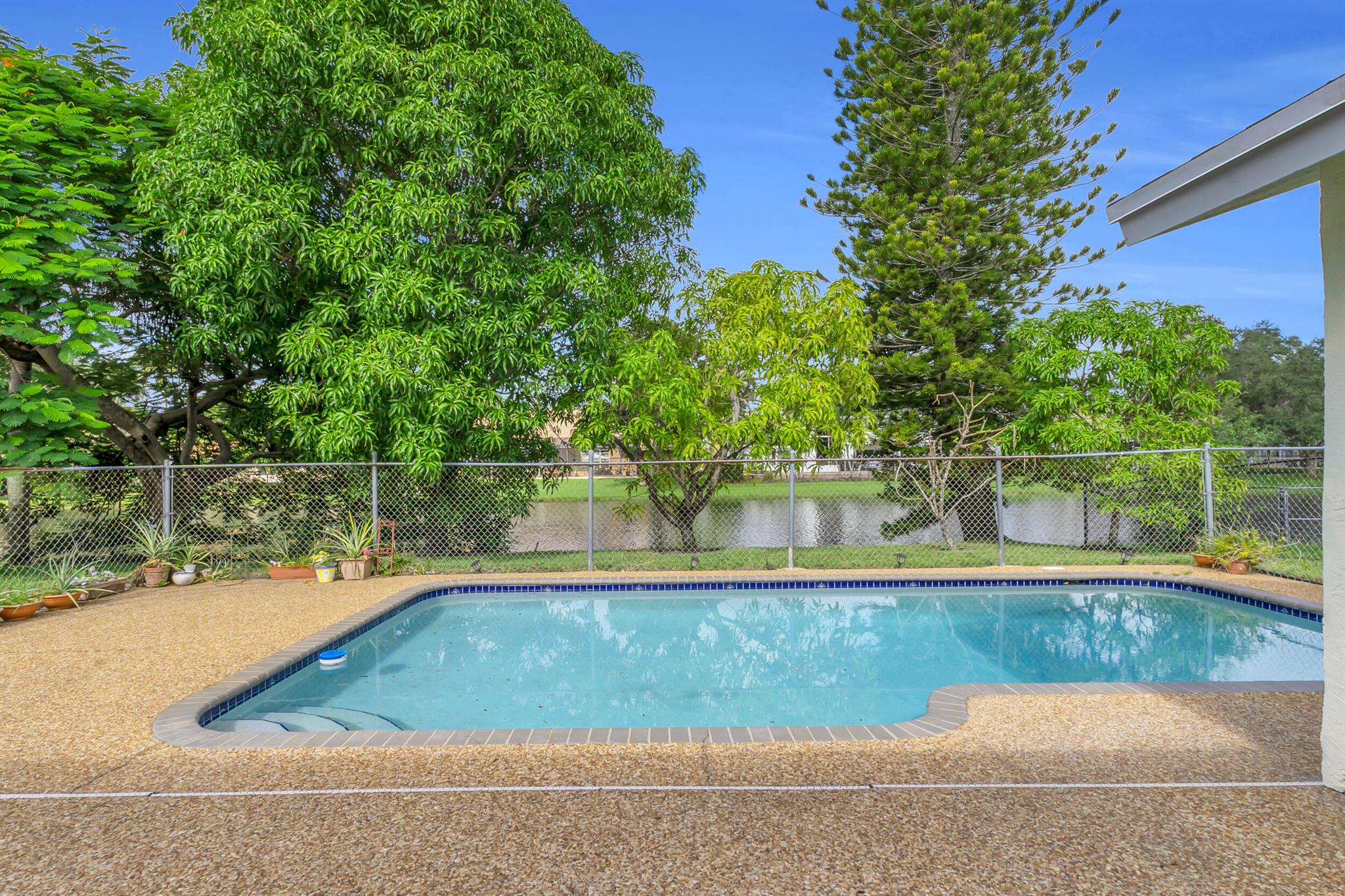 NOB HILL VILLAGE - Residential