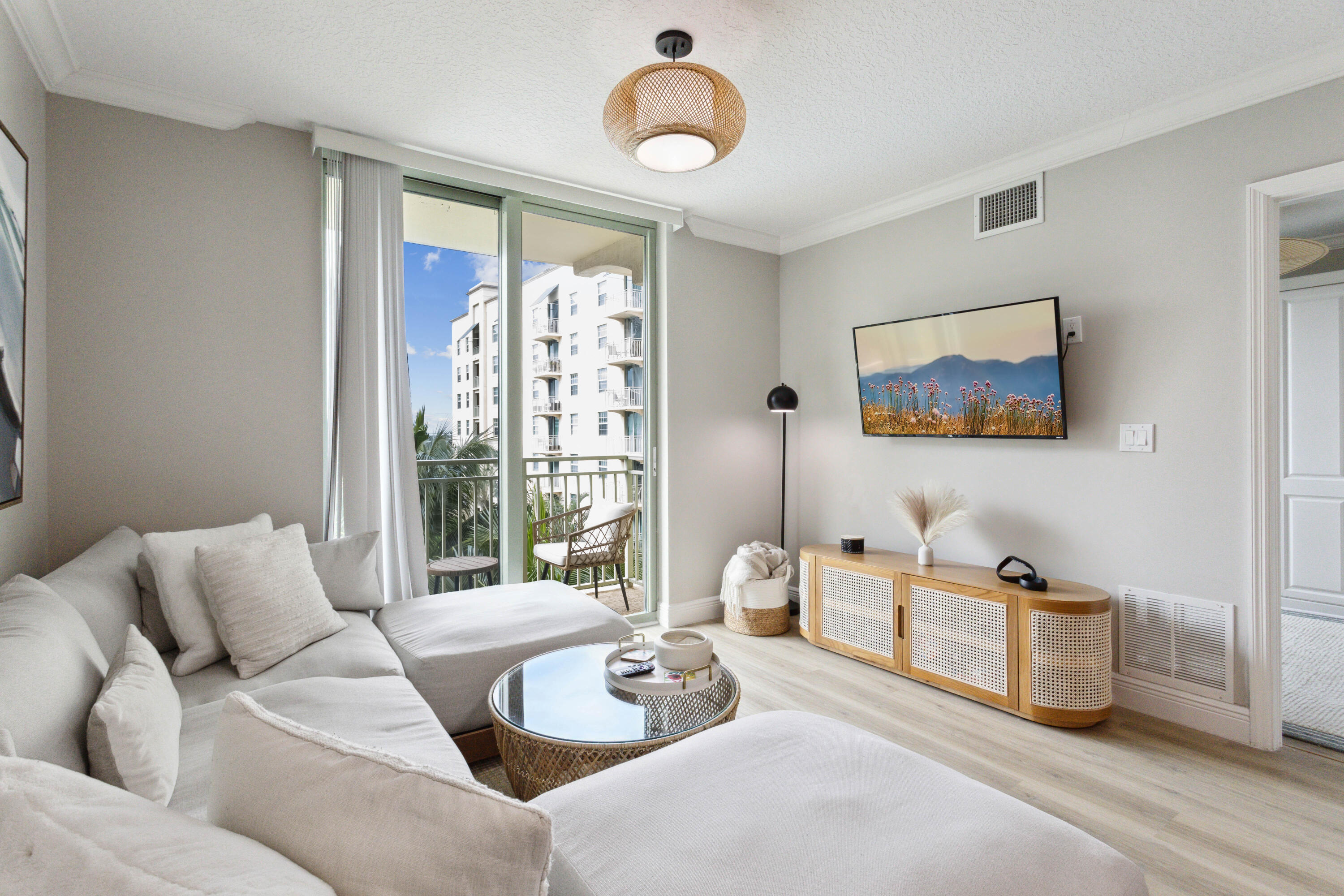 610 CLEMATIS CONDO - Residential Lease