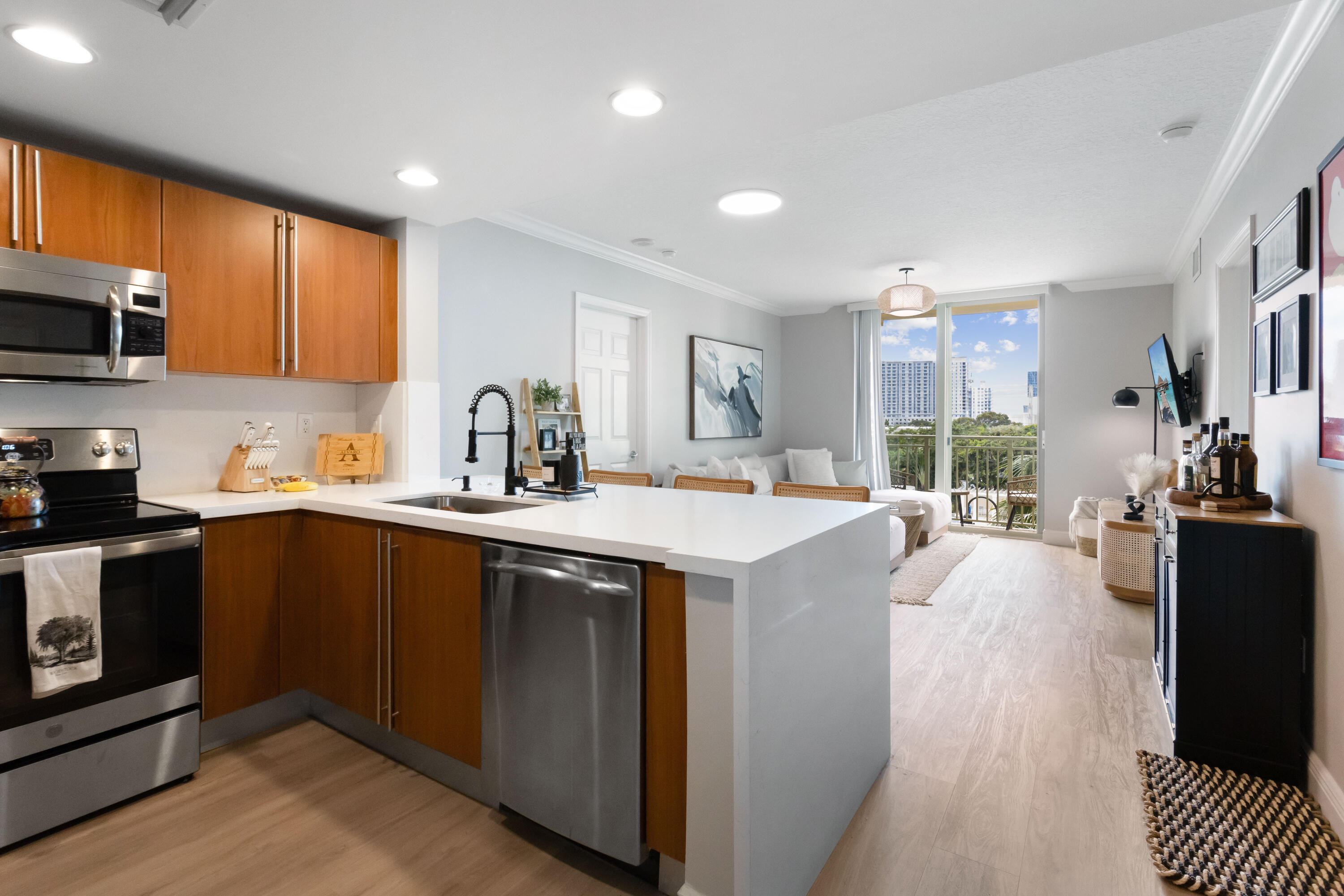 610 CLEMATIS CONDO - Residential Lease