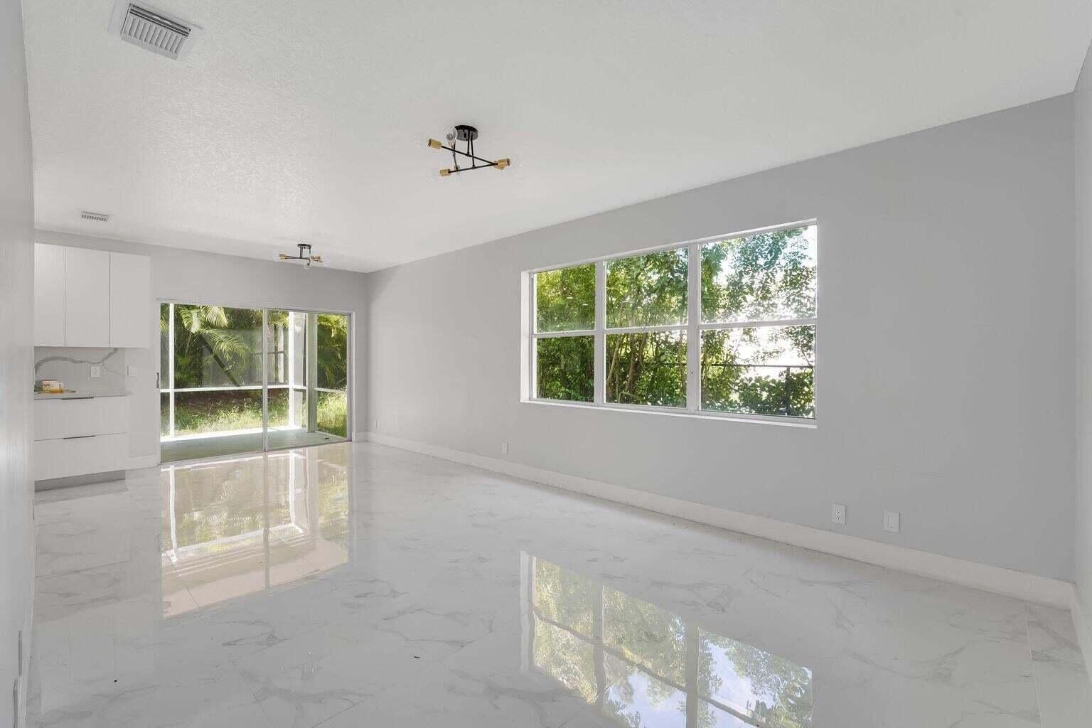 WOODSIDE ESTATES - Residential