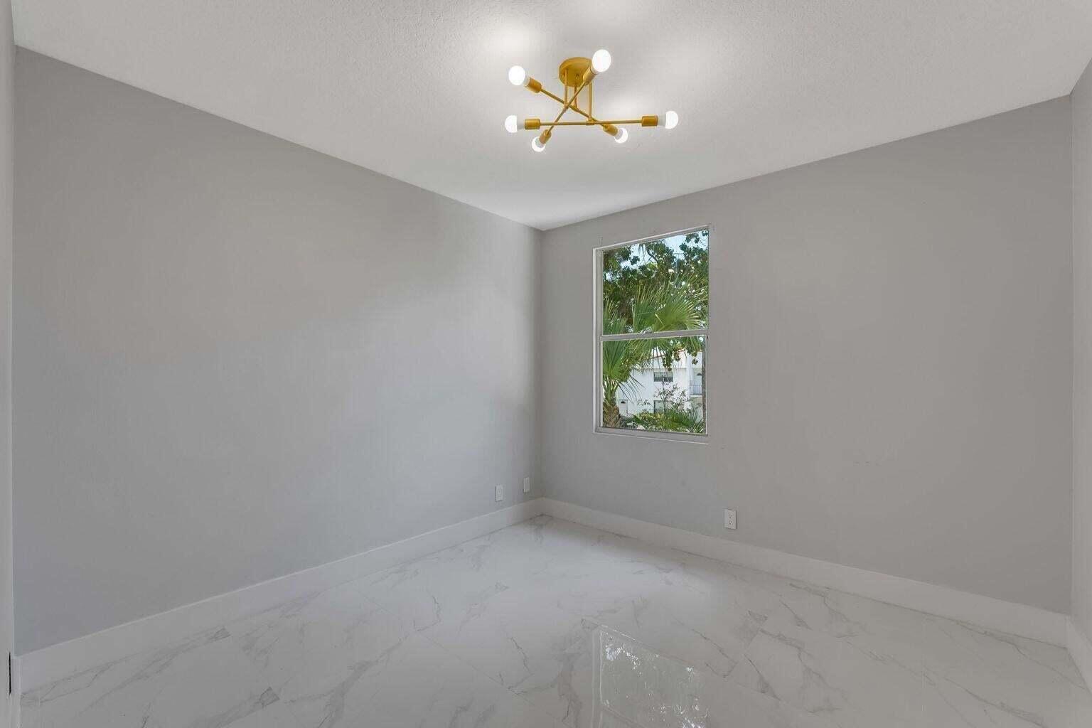 WOODSIDE ESTATES - Residential