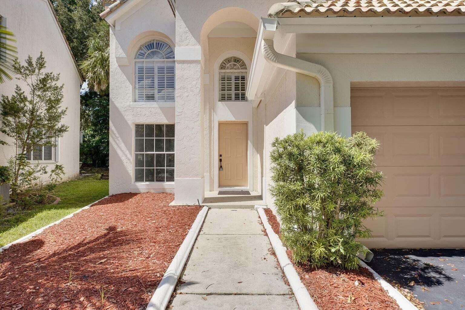 WOODSIDE ESTATES - Residential
