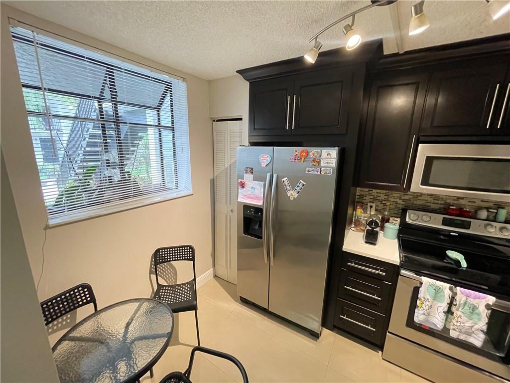 VILLAS AT MEADOW LAKES - Residential